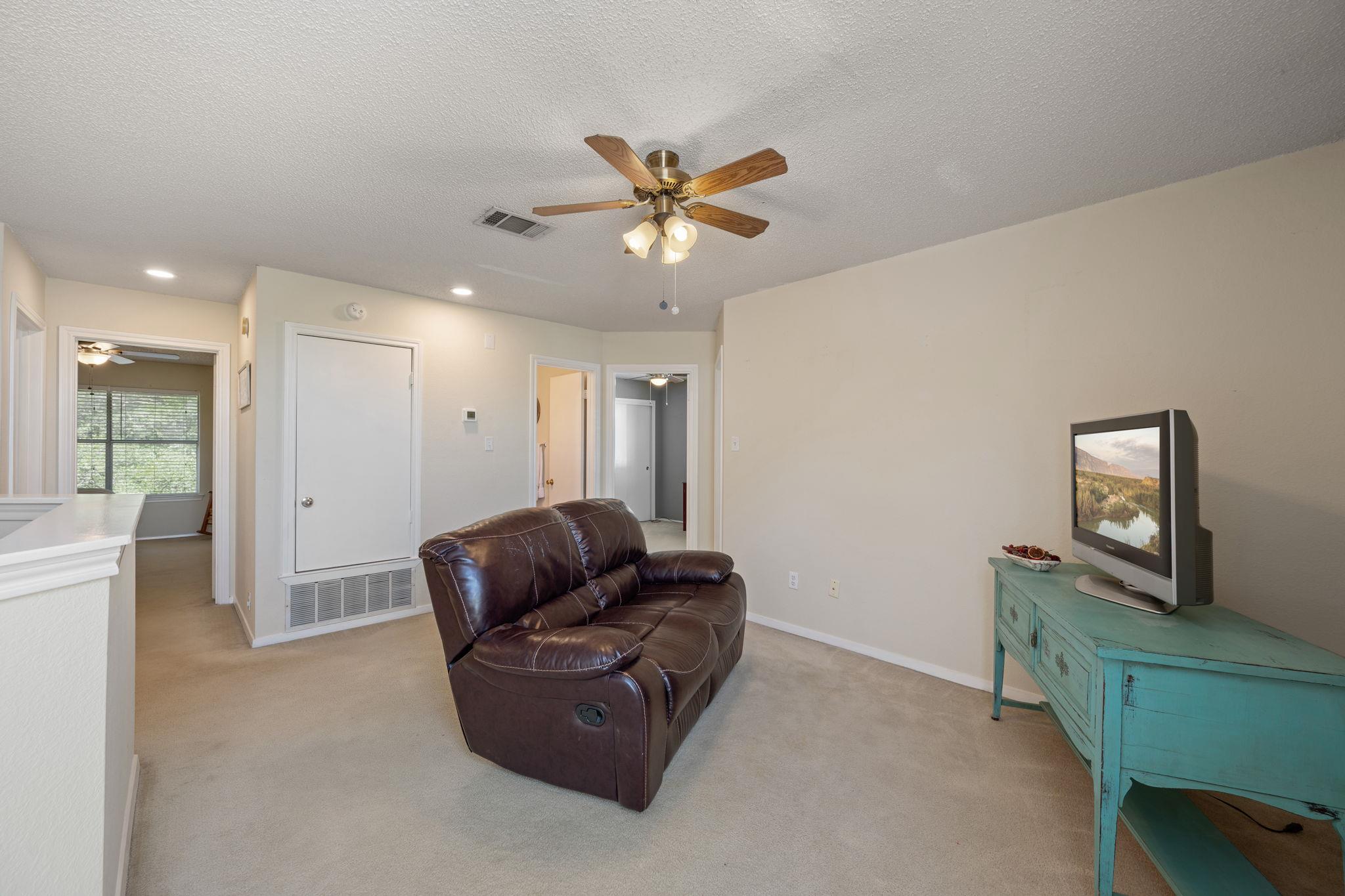 1504 Sylvia Ln, Round Rock, TX 78681