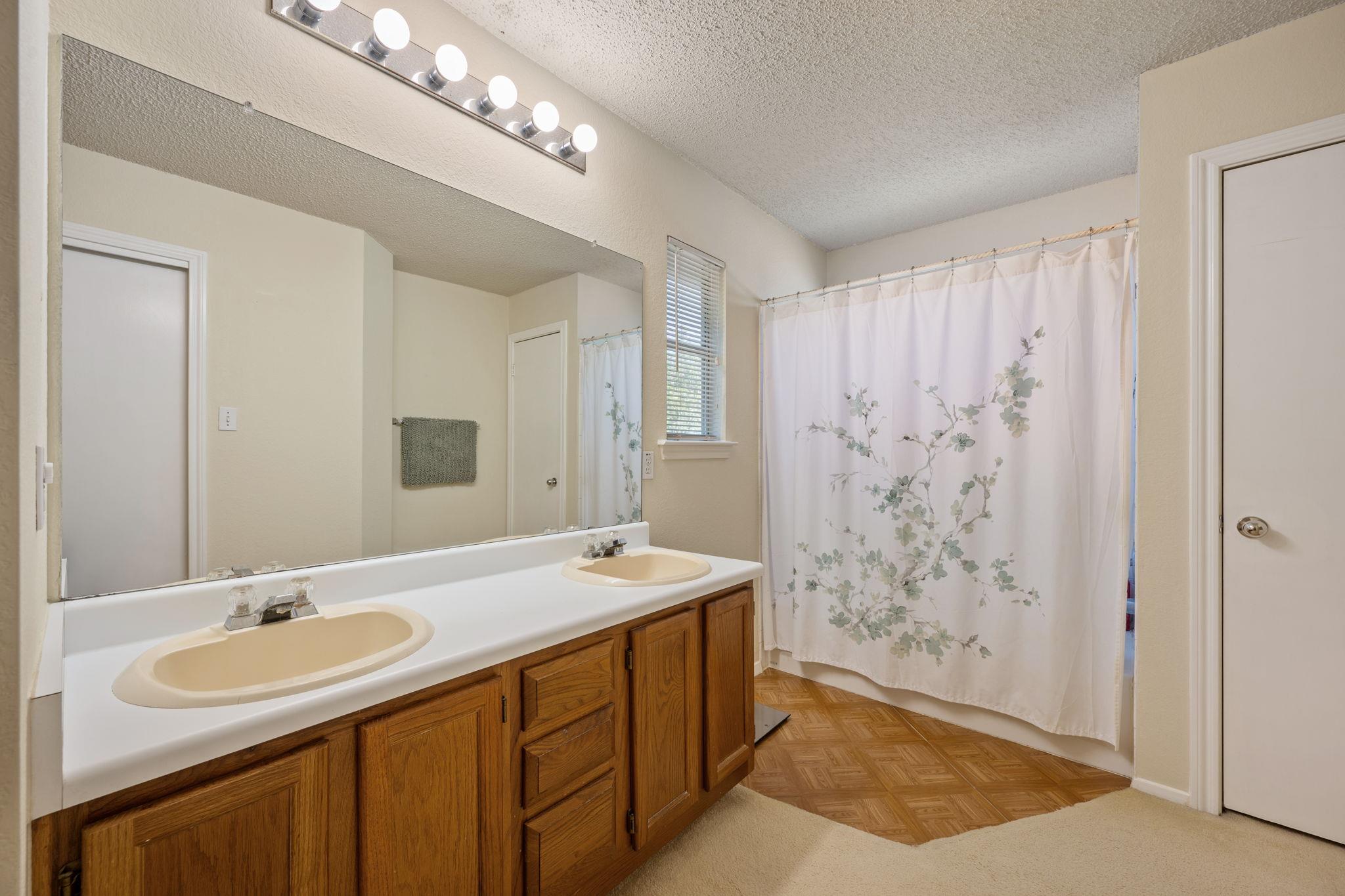 1504 Sylvia Ln, Round Rock, TX 78681