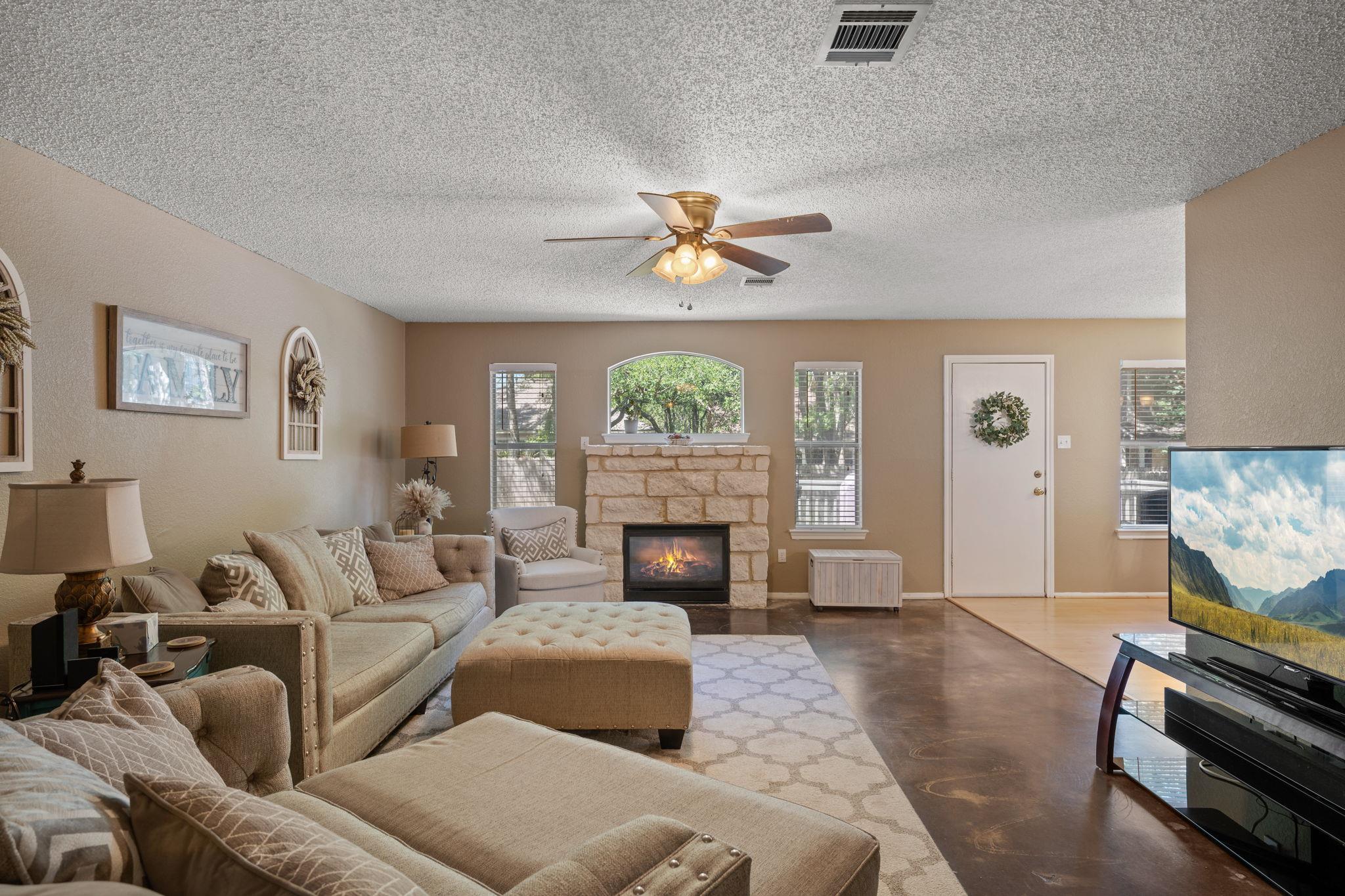 1504 Sylvia Ln, Round Rock, TX 78681