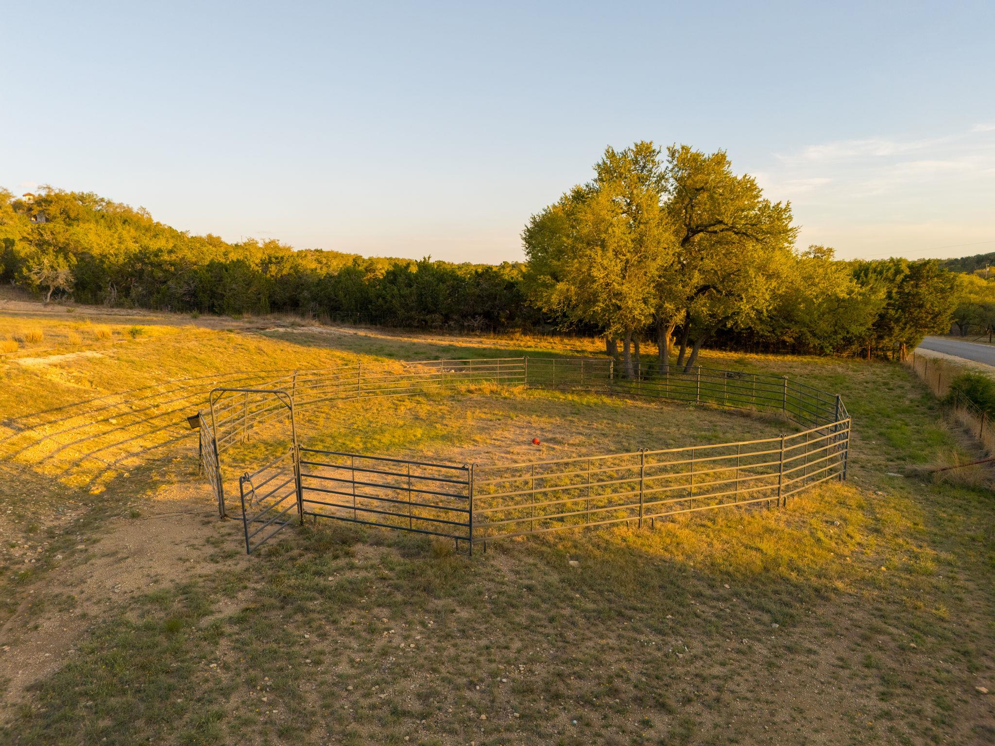 500 Madrone Ranch Trl, Dripping Springs, TX 78620