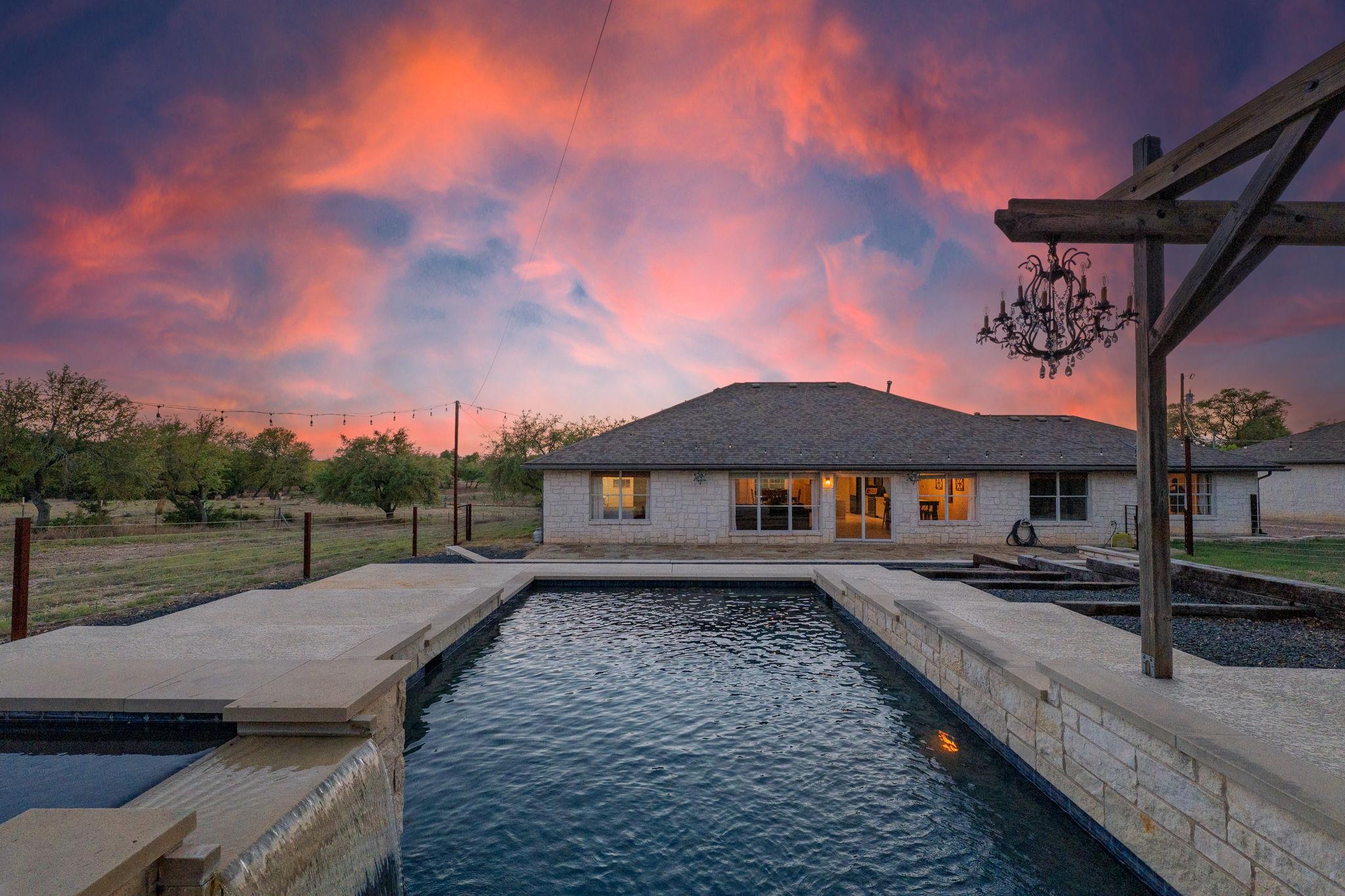 500 Madrone Ranch Trl, Dripping Springs, TX 78620