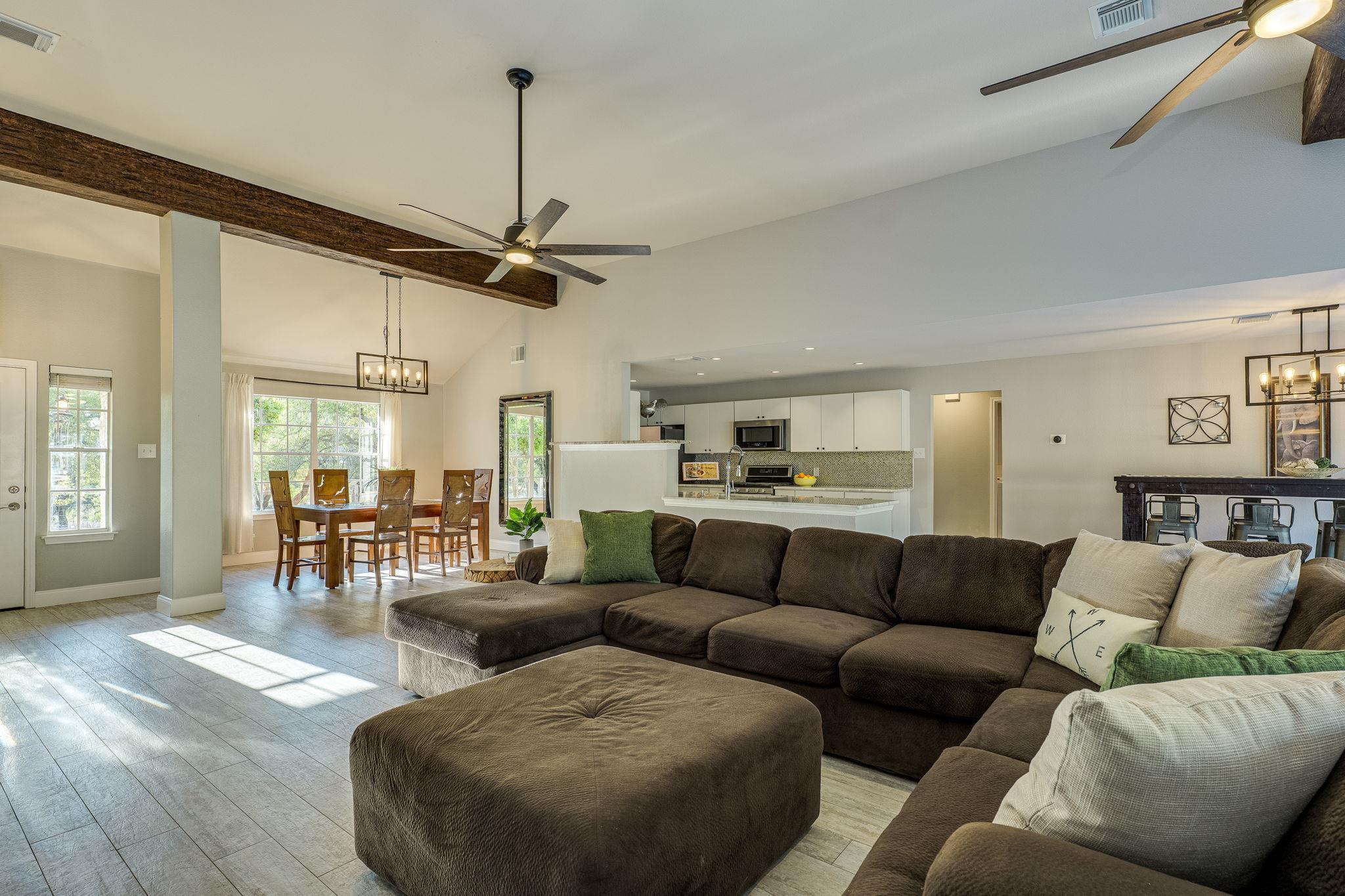 500 Madrone Ranch Trl, Dripping Springs, TX 78620