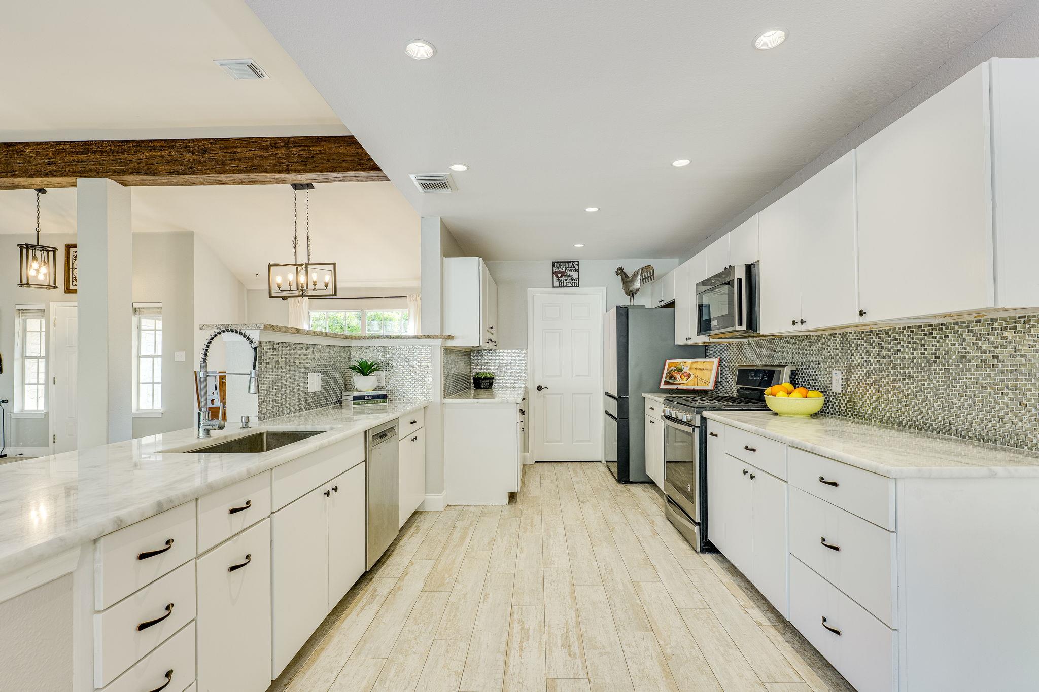 500 Madrone Ranch Trl, Dripping Springs, TX 78620