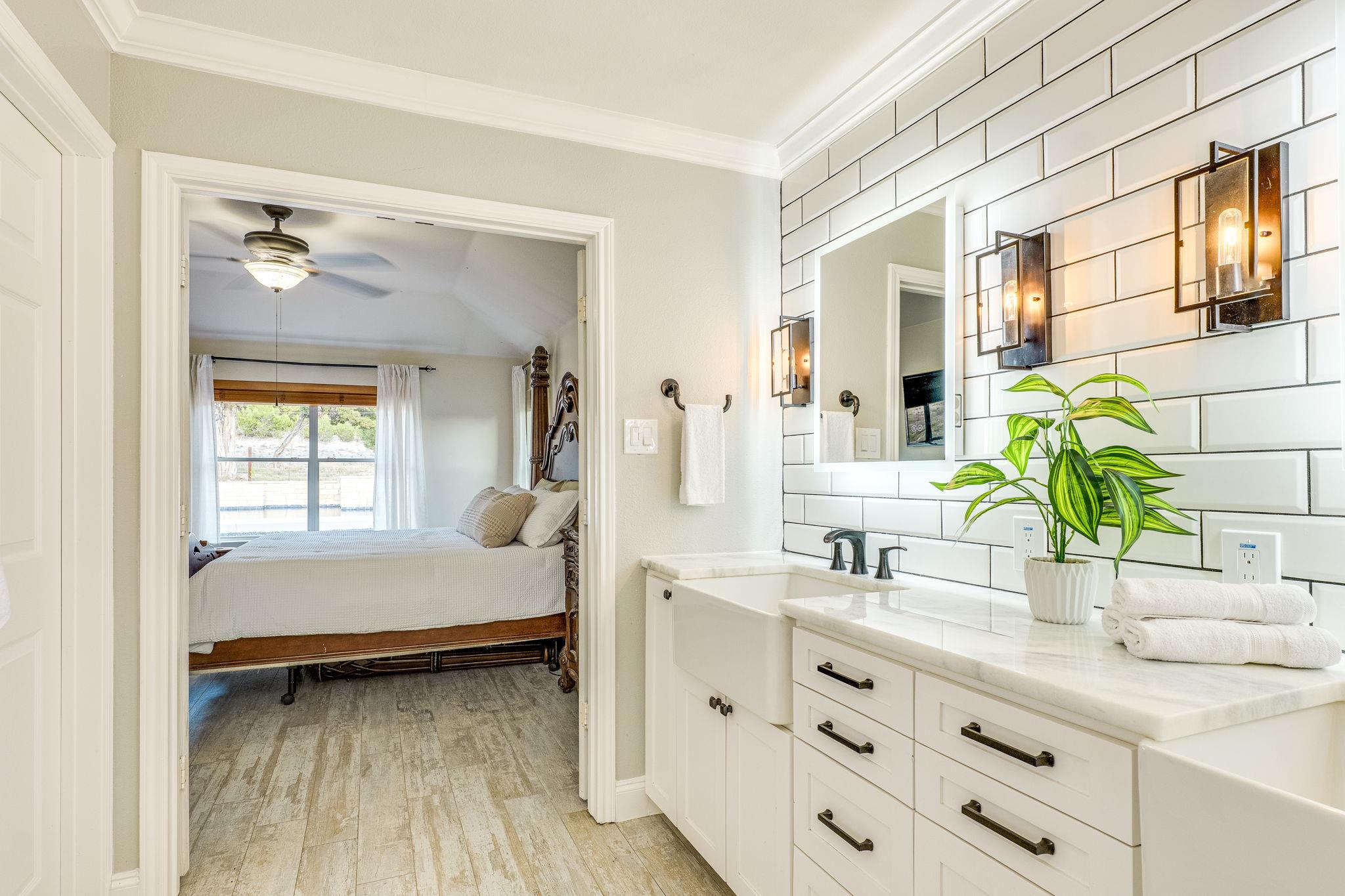 500 Madrone Ranch Trl, Dripping Springs, TX 78620