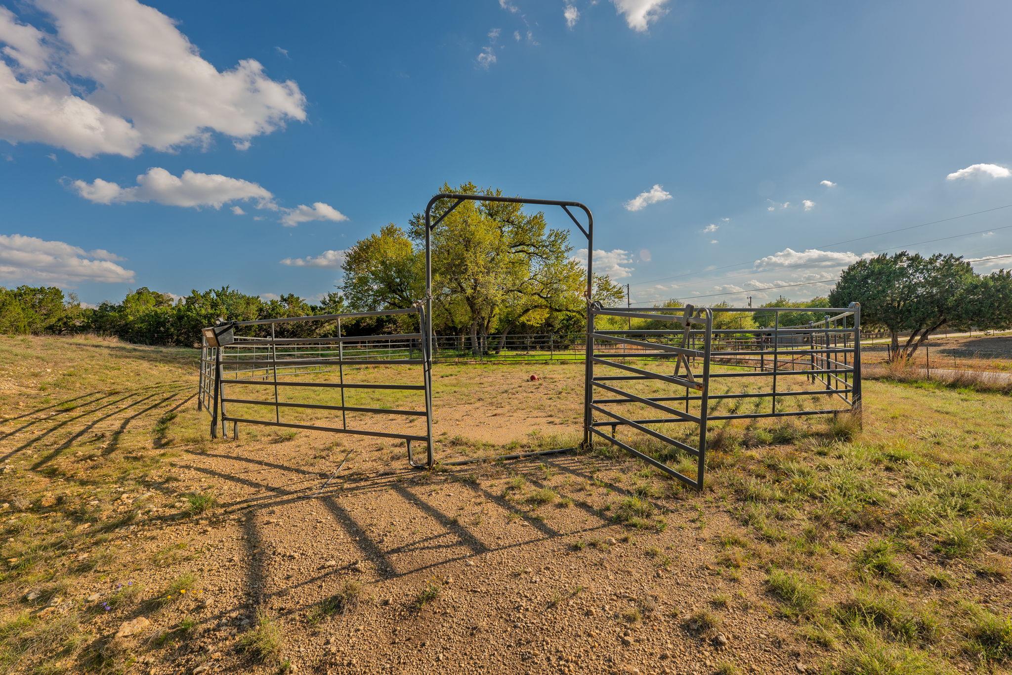 500 Madrone Ranch Trl, Dripping Springs, TX 78620