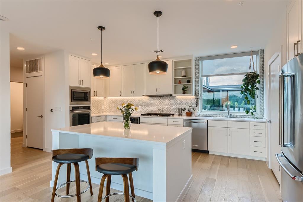 900 S 1st St # 421, Austin, TX 78704