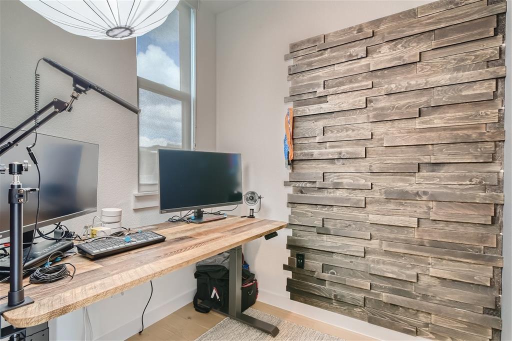 900 S 1st St # 421, Austin, TX 78704