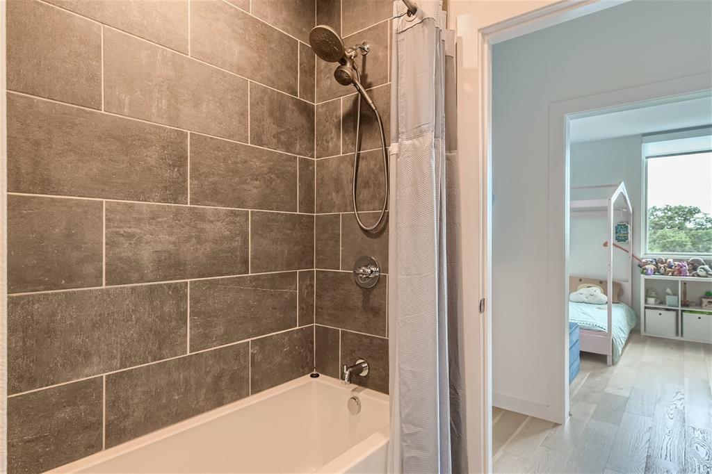 900 S 1st St # 421, Austin, TX 78704