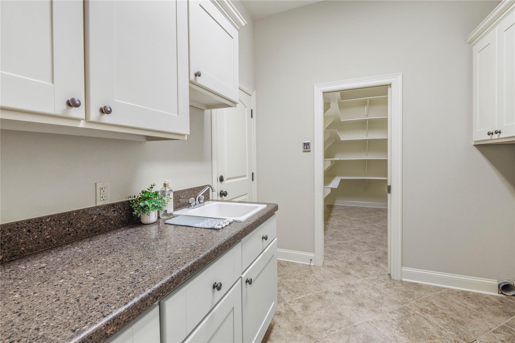 4819 Williams Creek Dr, College Station, TX 77845