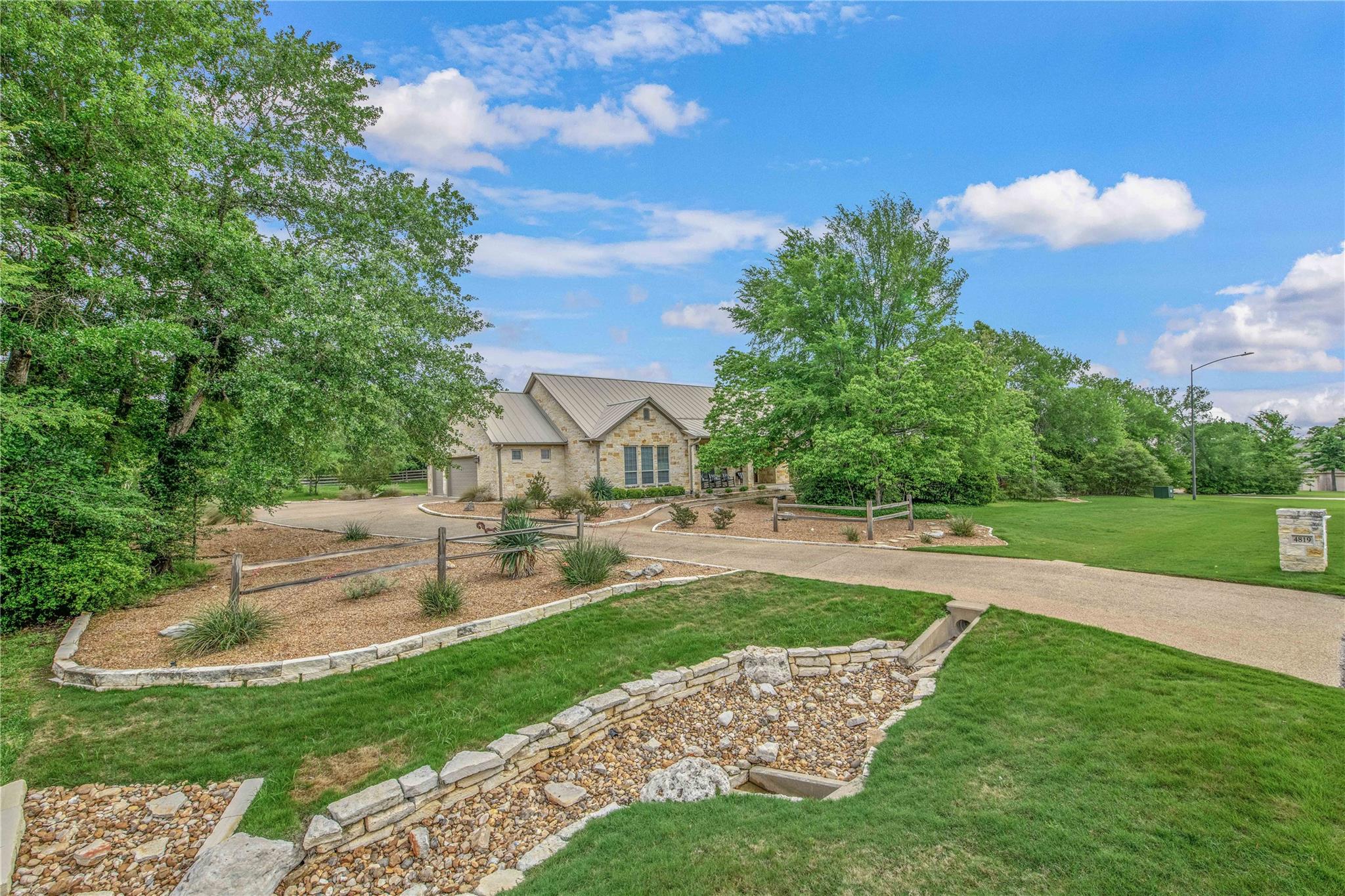 4819 Williams Creek Dr, College Station, TX 77845
