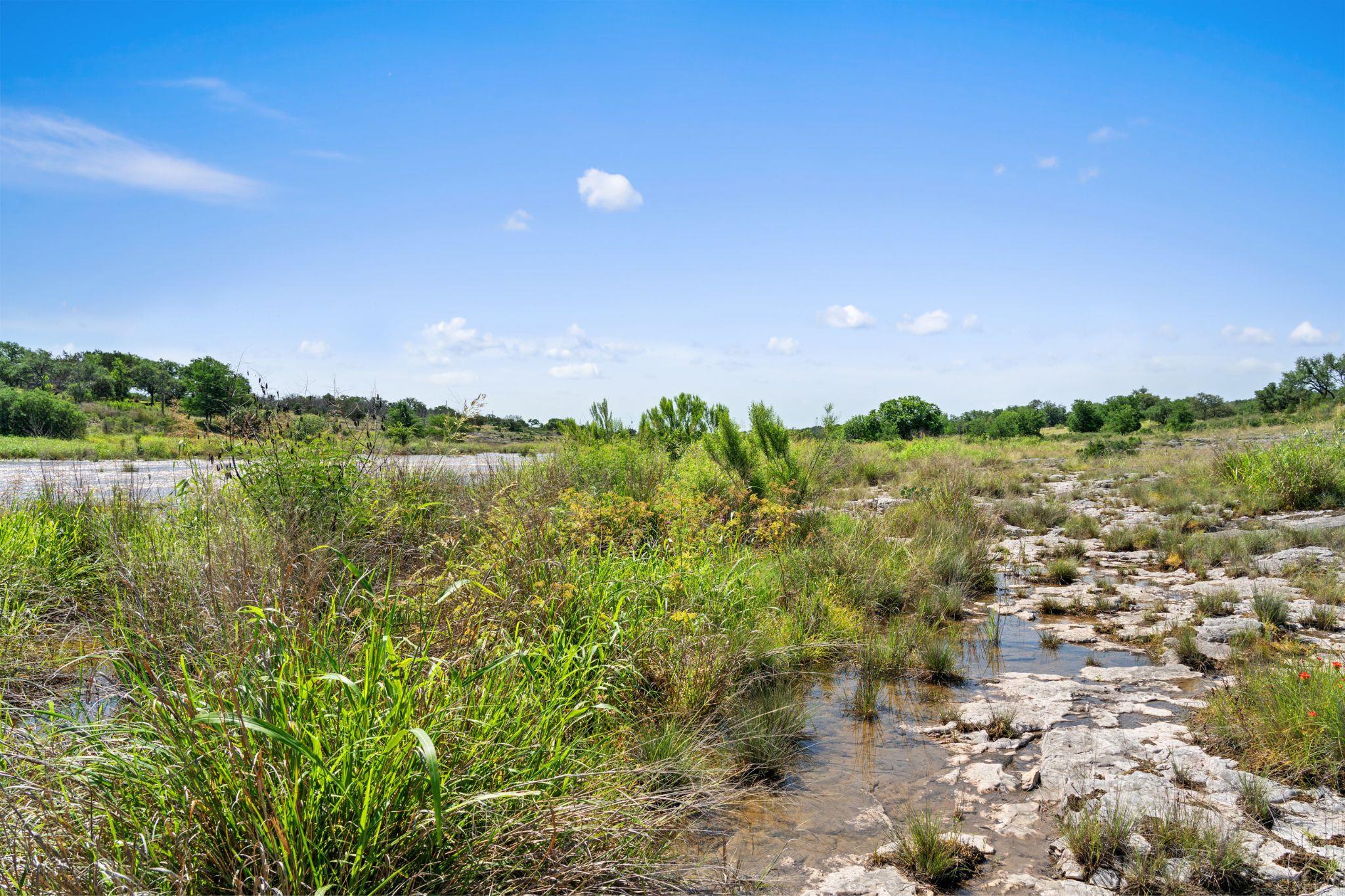 620 Rio Vista Rd, Johnson City, TX 78636