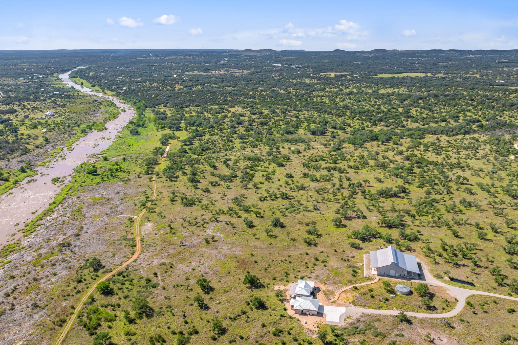 620 Rio Vista Rd, Johnson City, TX 78636