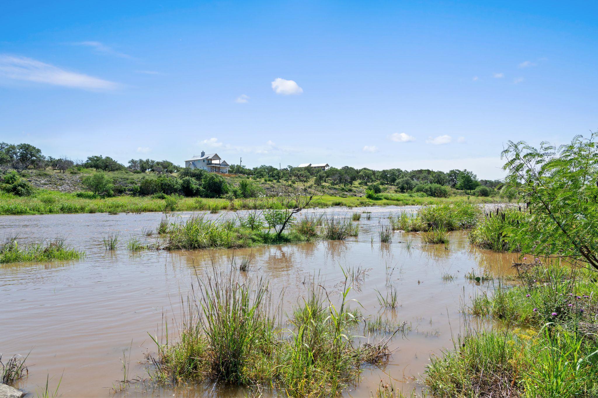 620 Rio Vista Rd, Johnson City, TX 78636