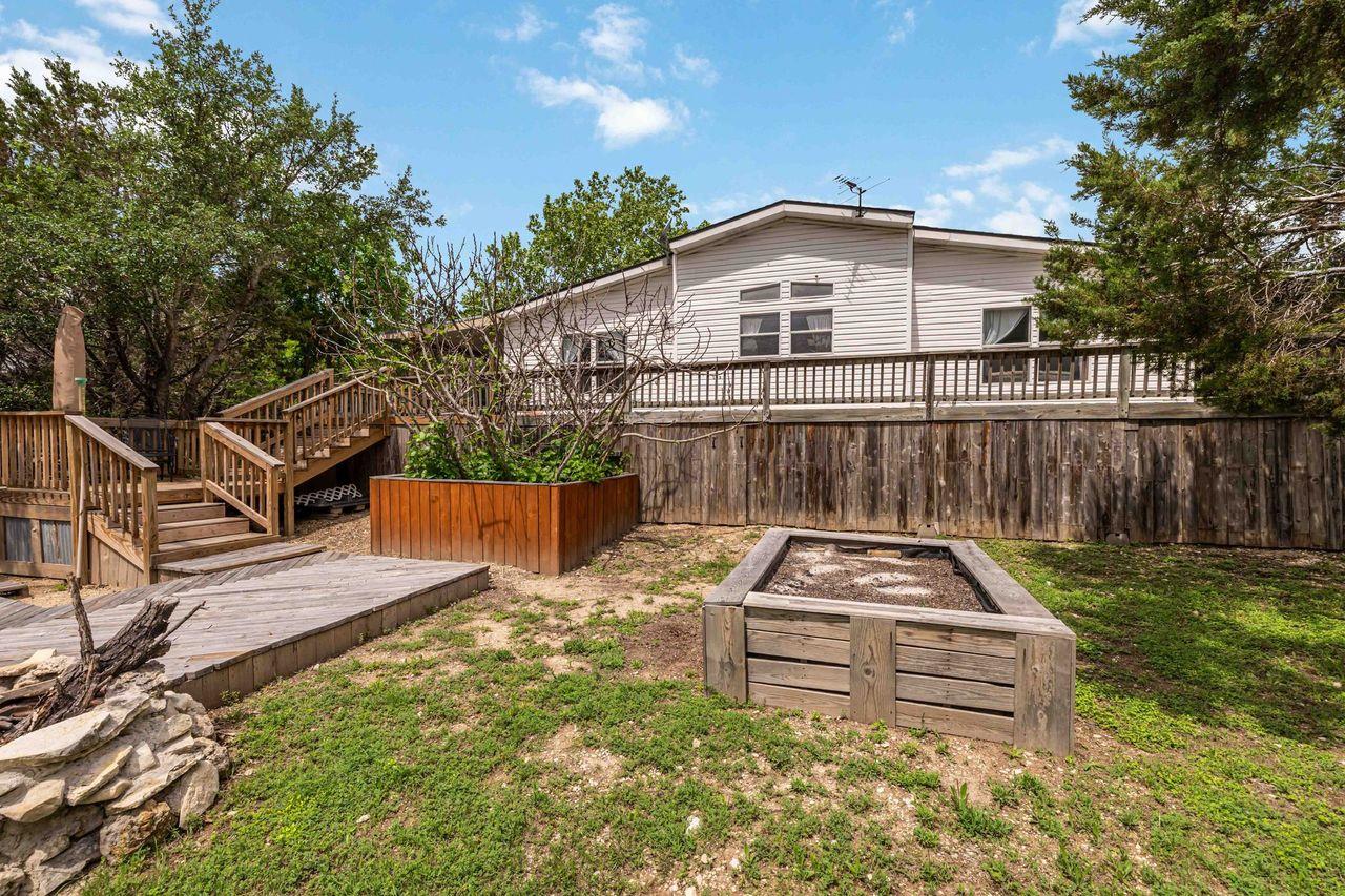 1820 Thousand Oaks Trl, Liberty Hill, TX 78642