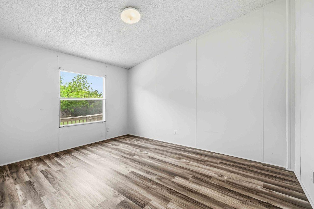 1820 Thousand Oaks Trl, Liberty Hill, TX 78642