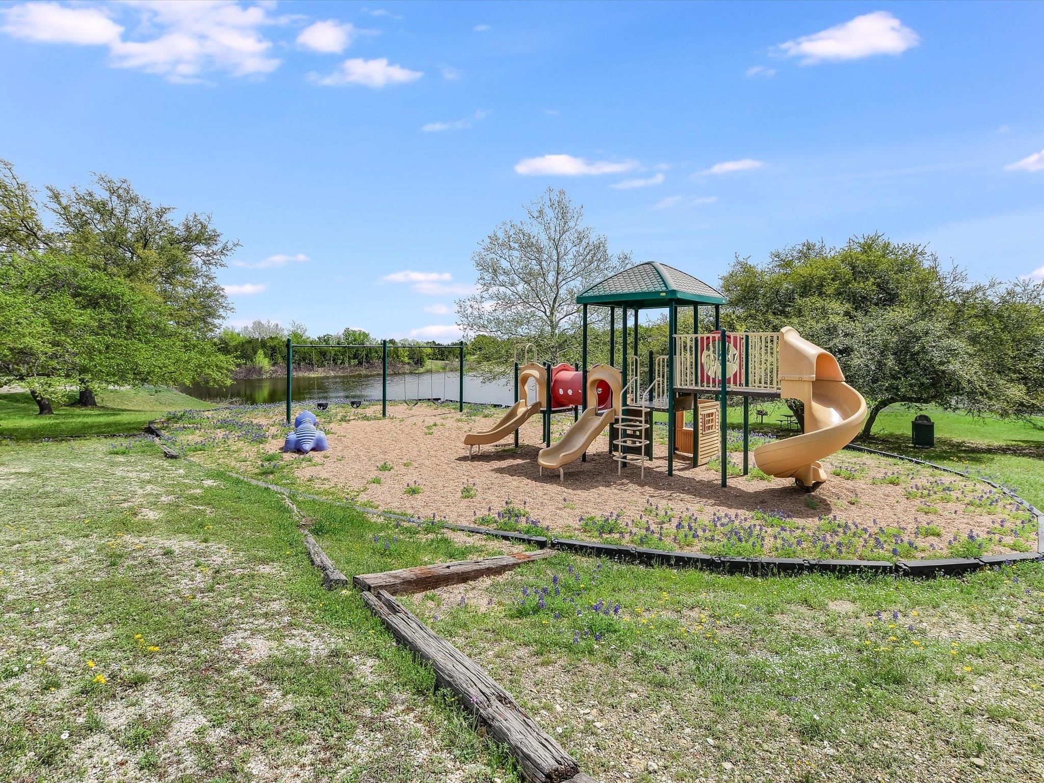 1820 Thousand Oaks Trl, Liberty Hill, TX 78642