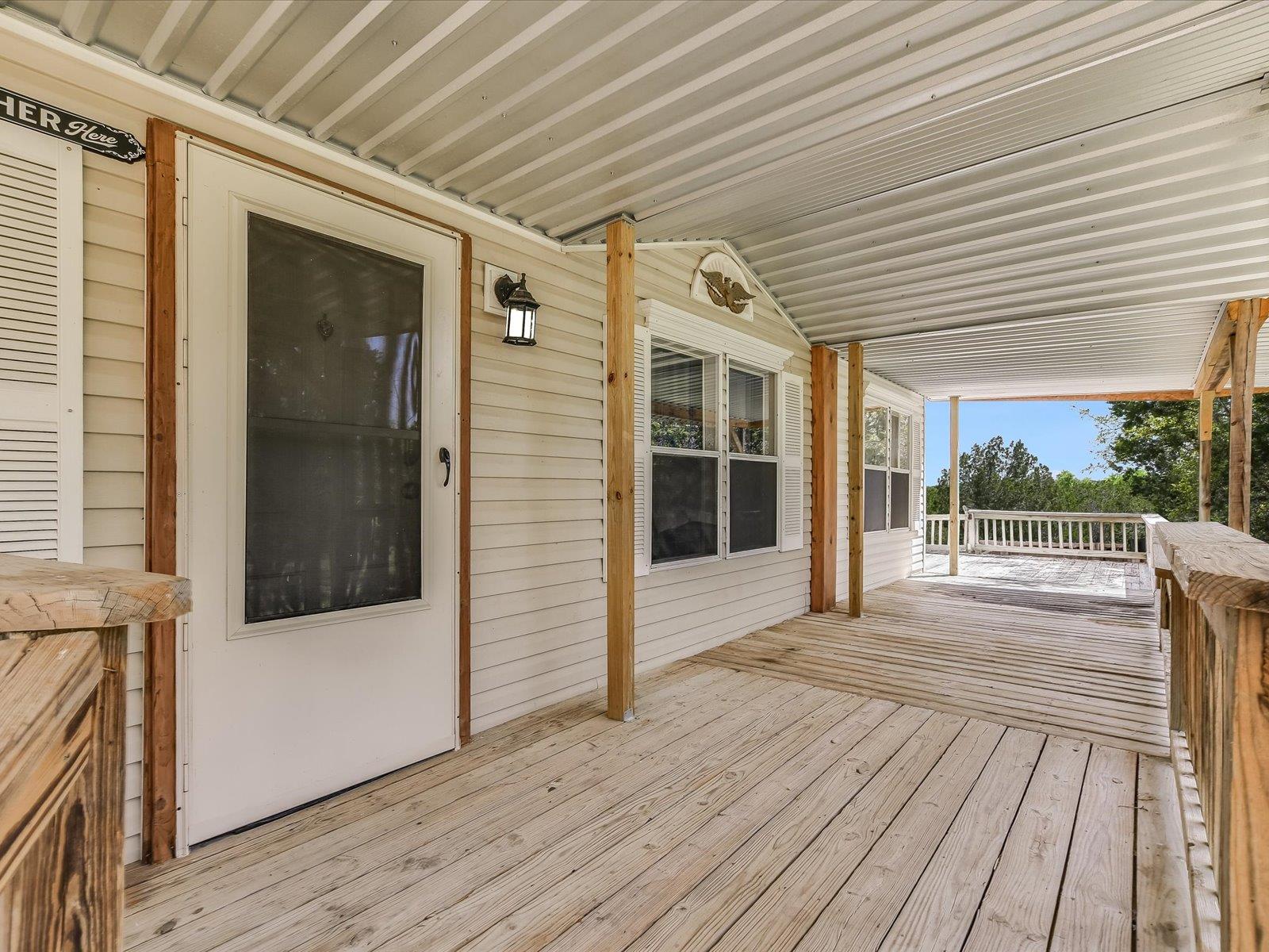 1820 Thousand Oaks Trl, Liberty Hill, TX 78642