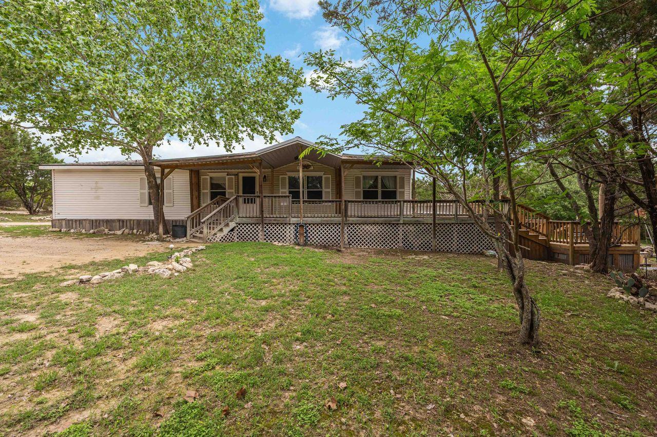 1820 Thousand Oaks Trl, Liberty Hill, TX 78642