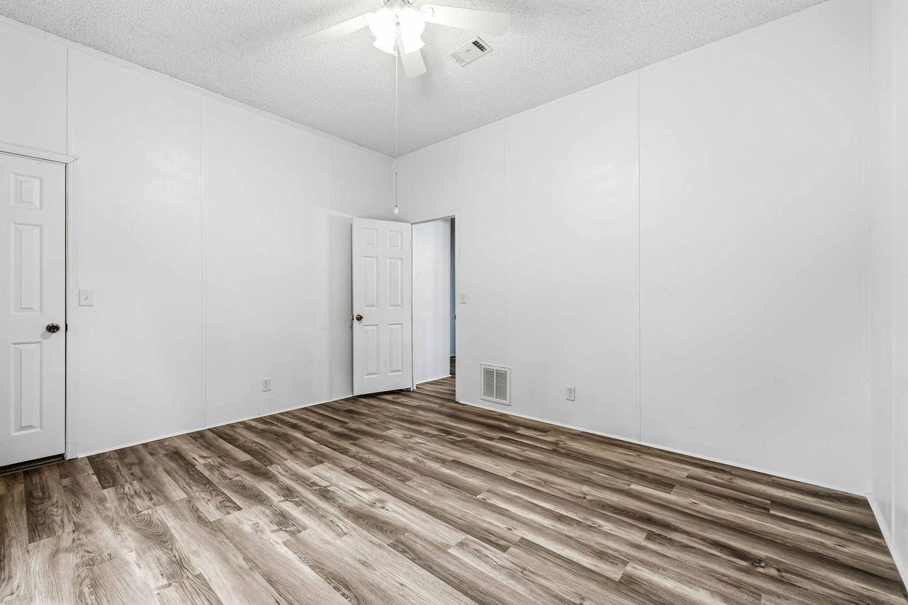 1820 Thousand Oaks Trl, Liberty Hill, TX 78642