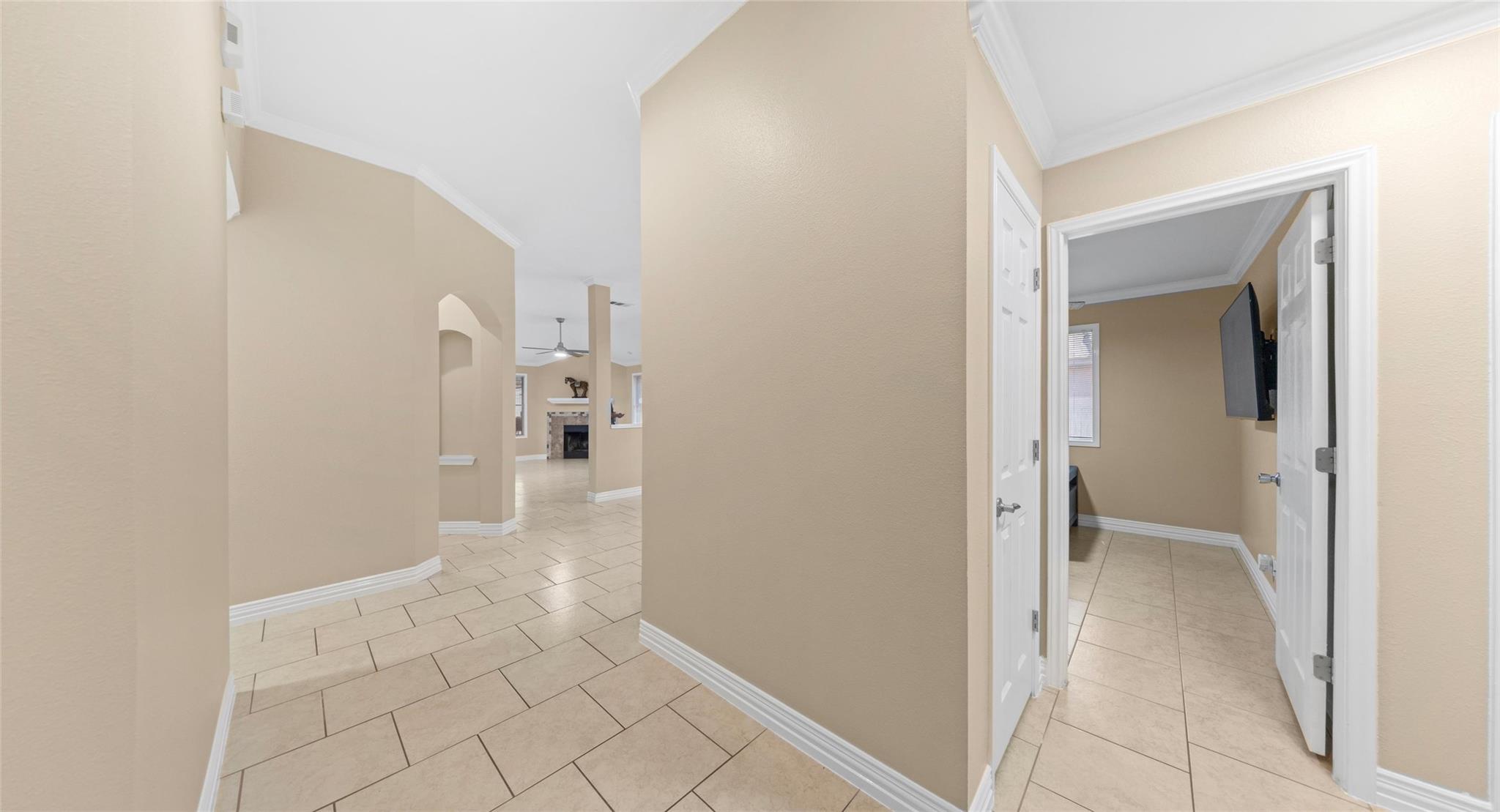 212 Lakemont Dr, Hutto, TX 78634