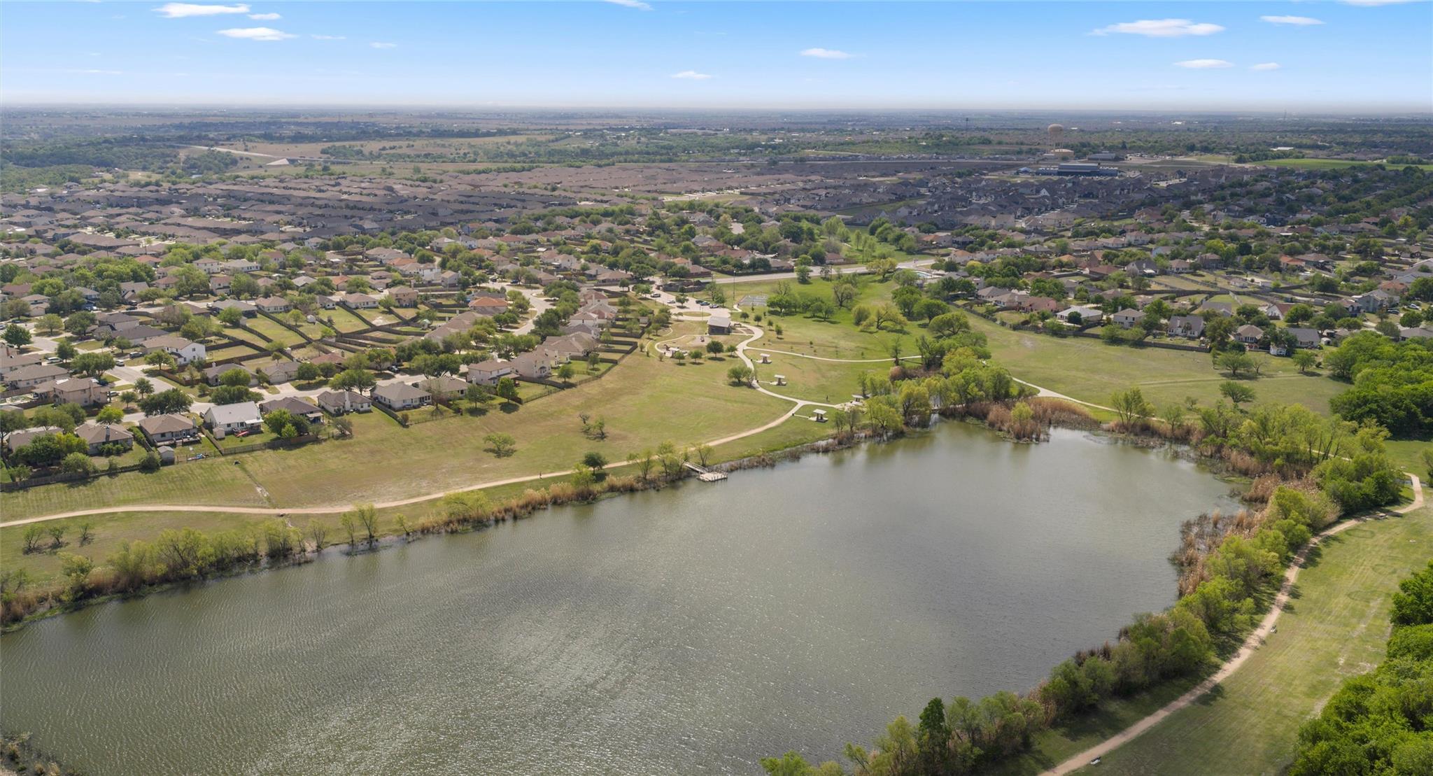 212 Lakemont Dr, Hutto, TX 78634