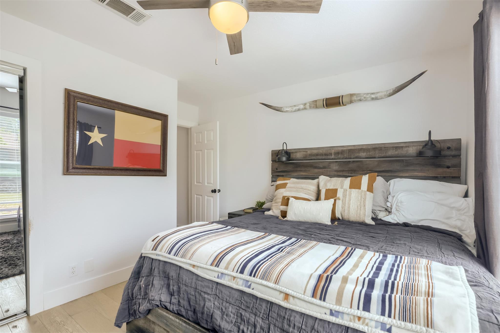 9016 W Pointer Ln, Austin, TX 78758