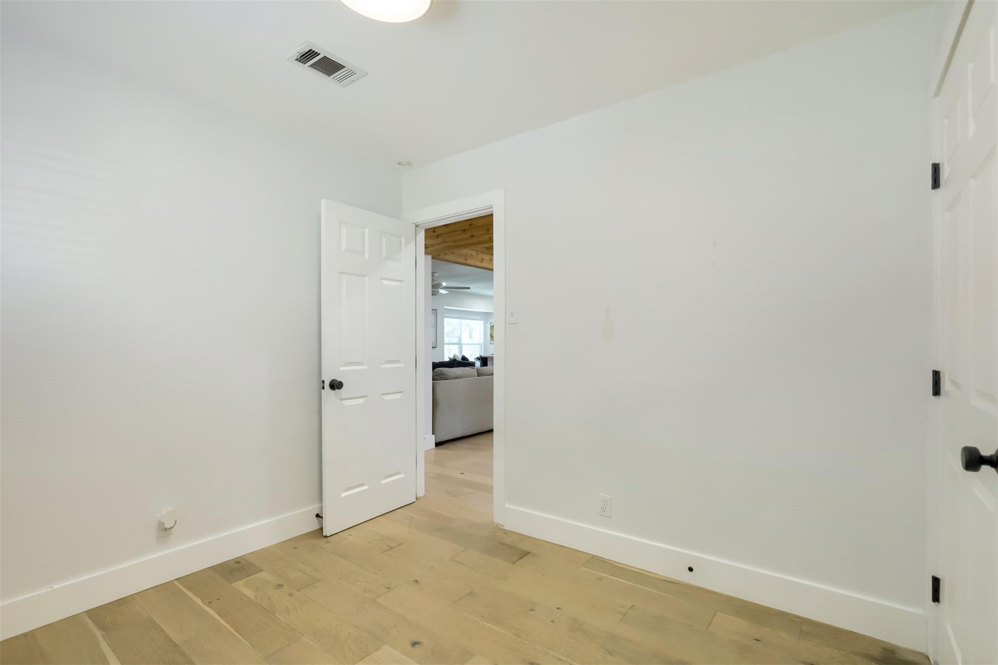 9016 W Pointer Ln, Austin, TX 78758