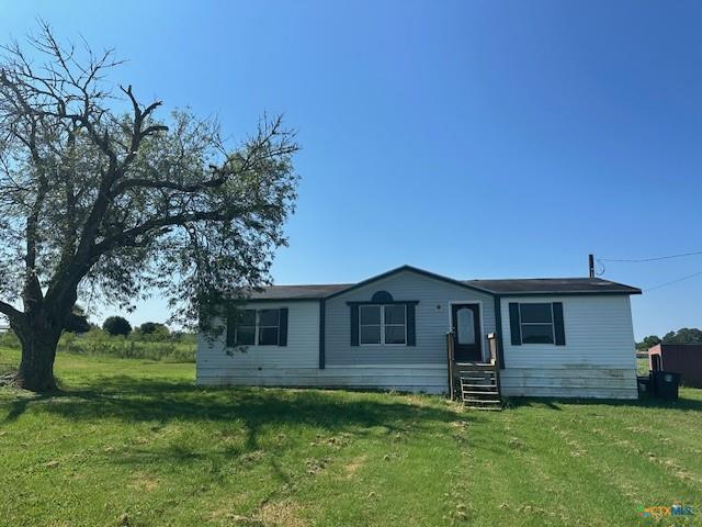 1212 Babylon Ln, Schulenburg, TX 78956