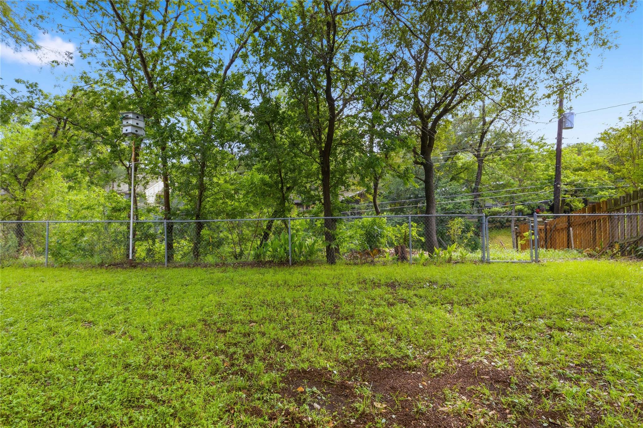 1613 Sunnyvale St, Austin, TX 78741