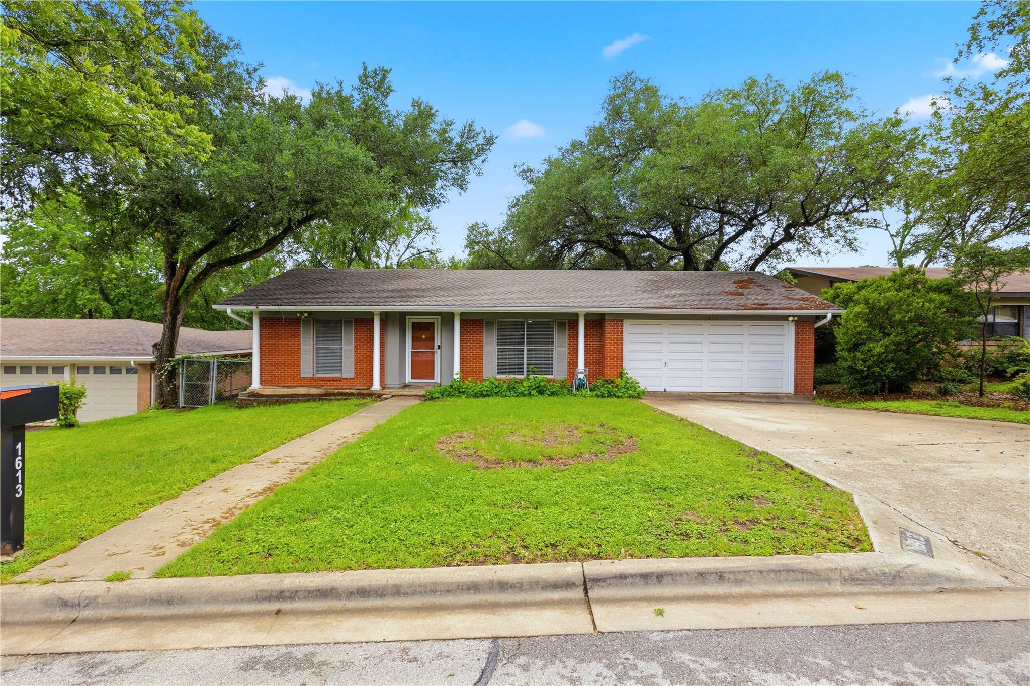 1613 Sunnyvale St, Austin, TX 78741