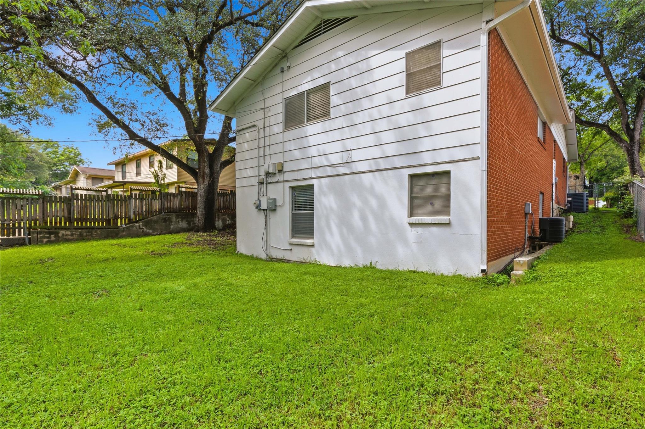 1613 Sunnyvale St, Austin, TX 78741