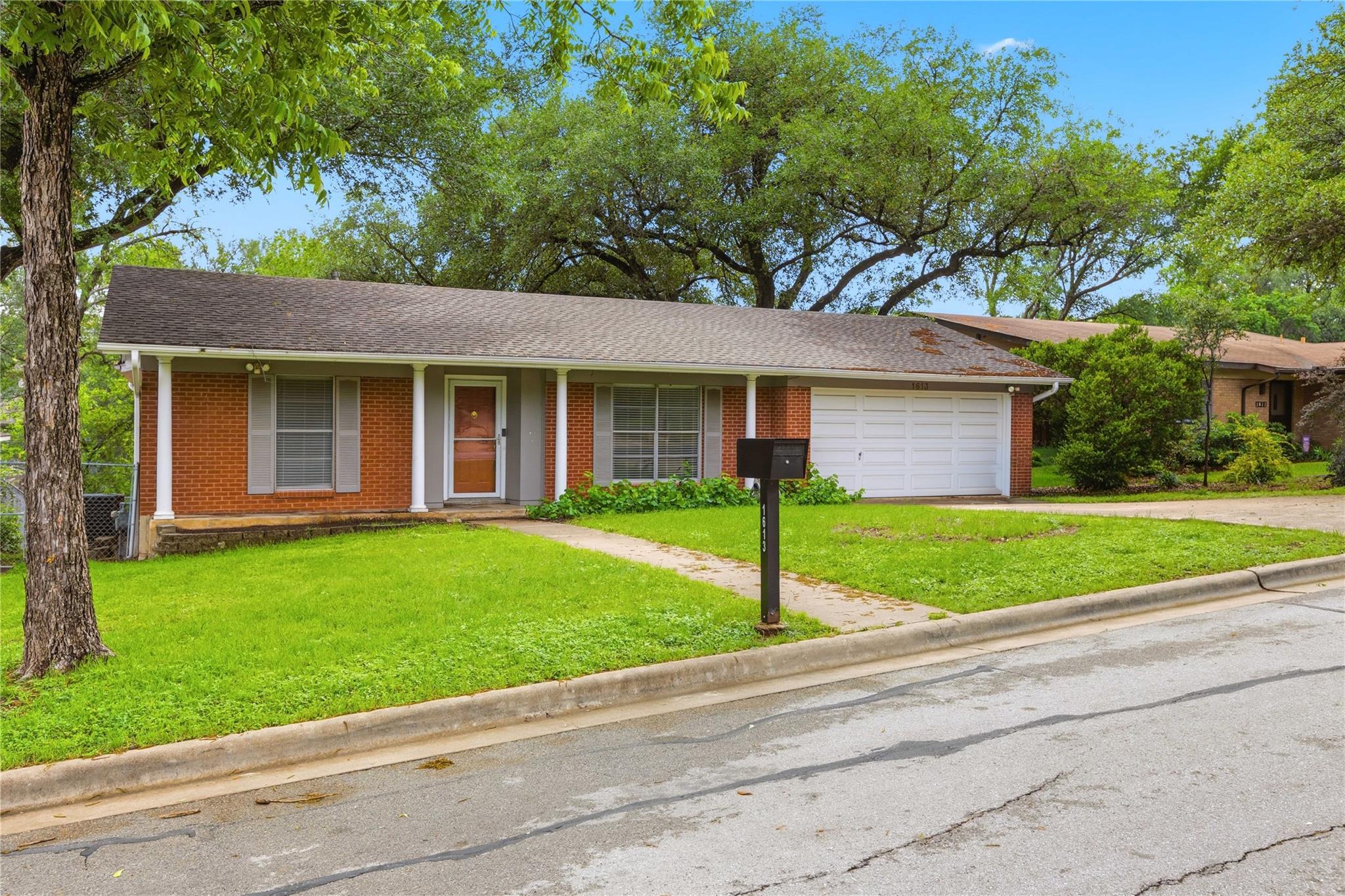 1613 Sunnyvale St, Austin, TX 78741