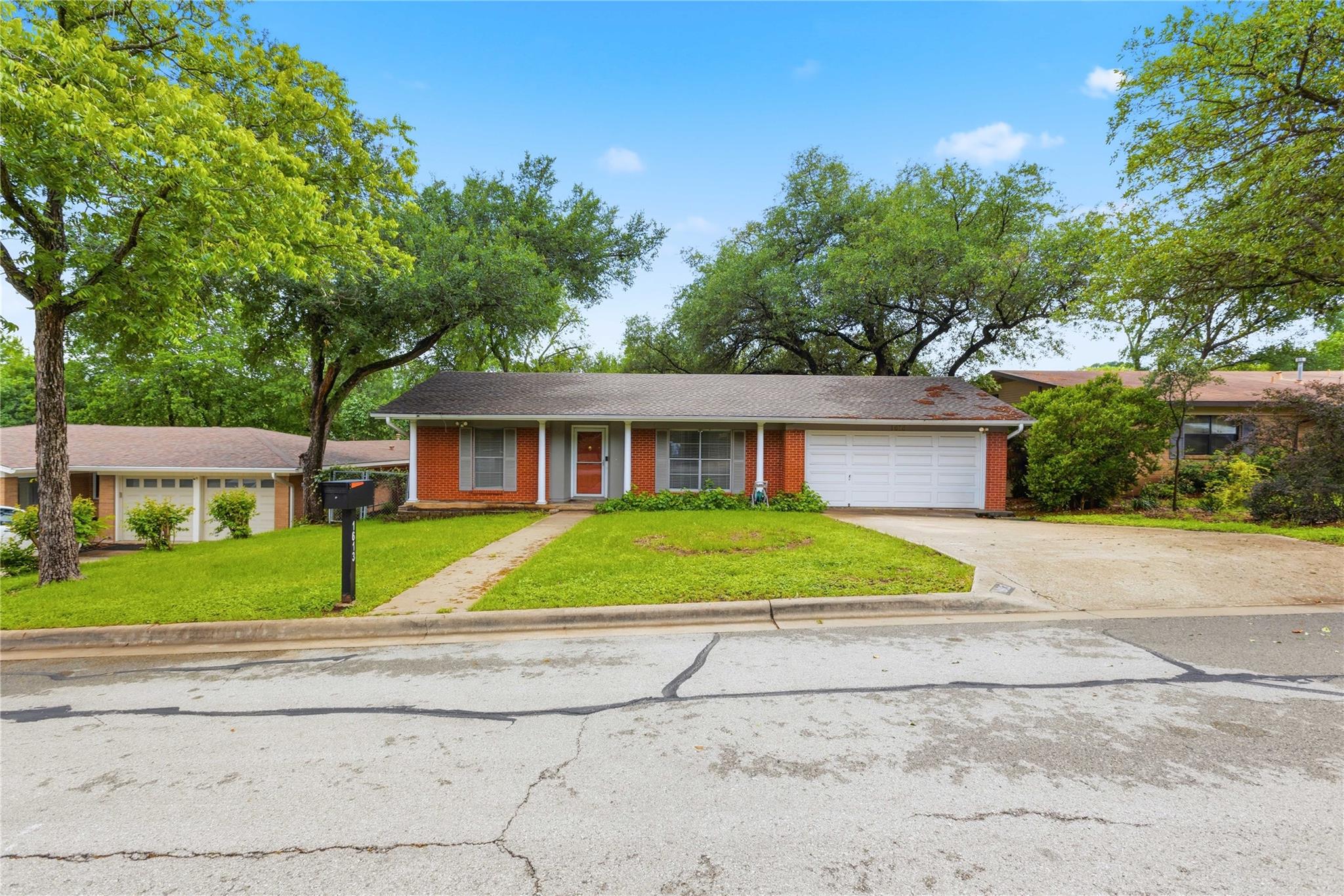 1613 Sunnyvale St, Austin, TX 78741