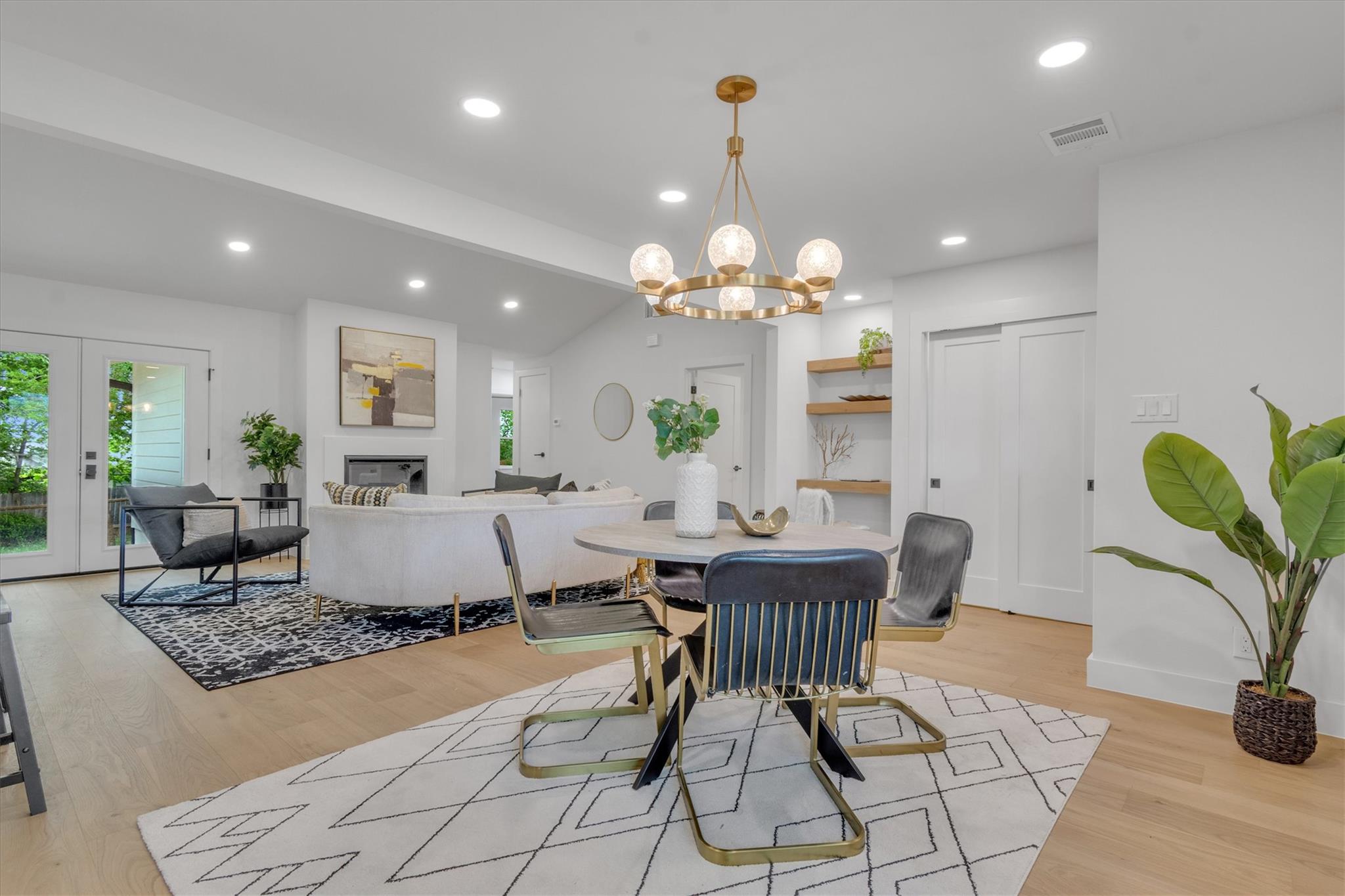 6807 Roanoke Dr, Austin, TX 78723