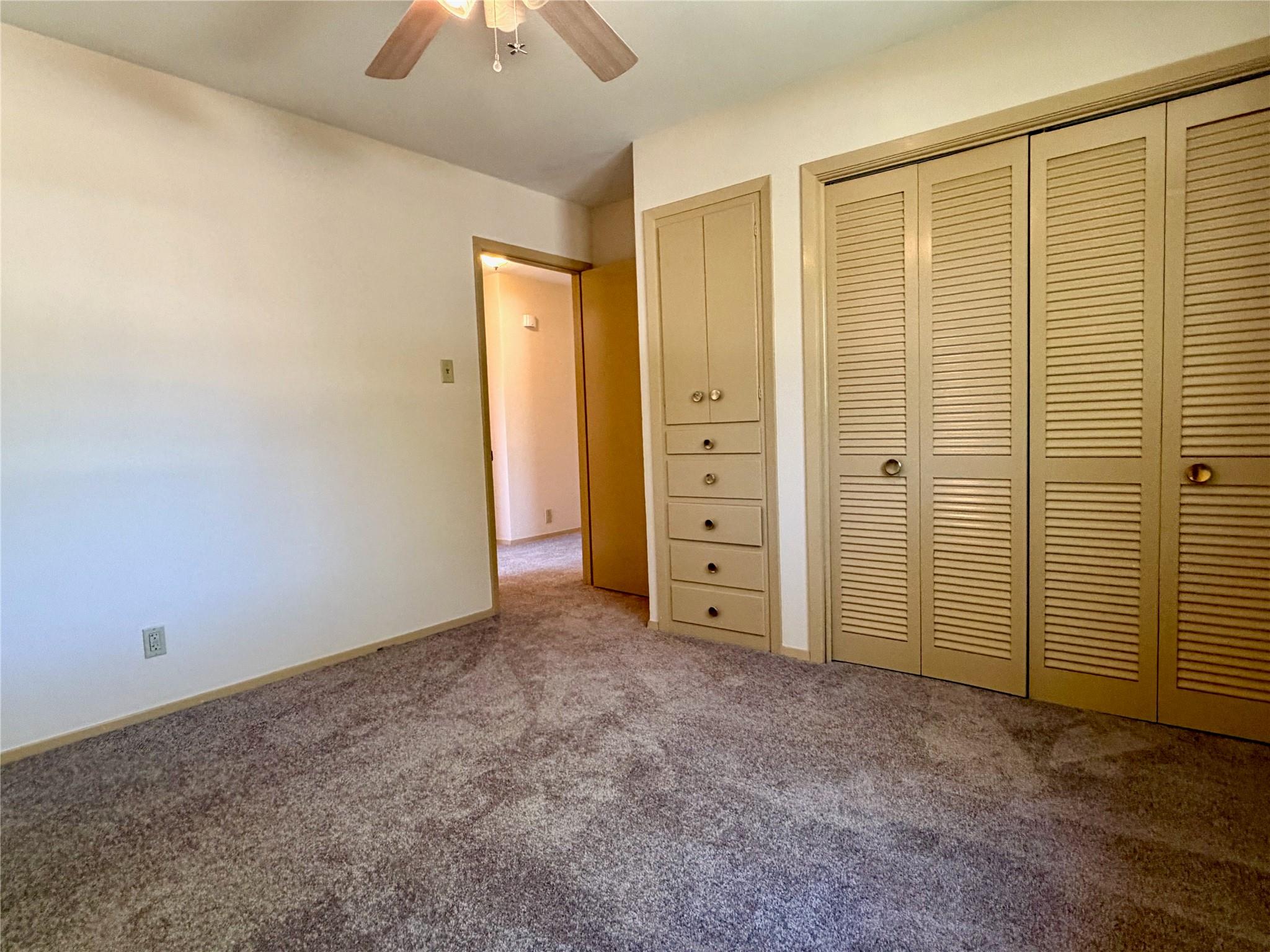 141 Oaklane Dr, Universal City, TX 78148