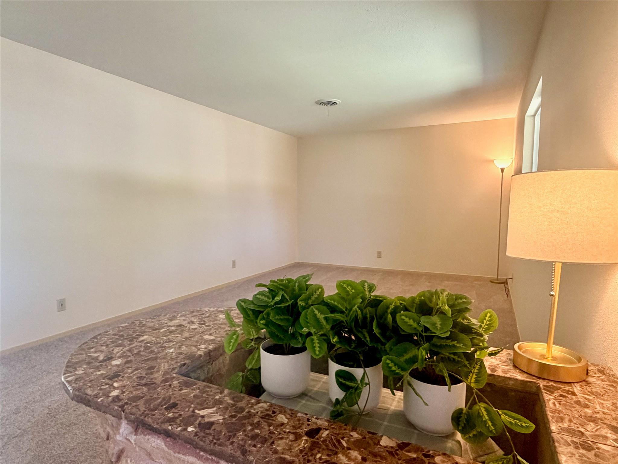 141 Oaklane Dr, Universal City, TX 78148