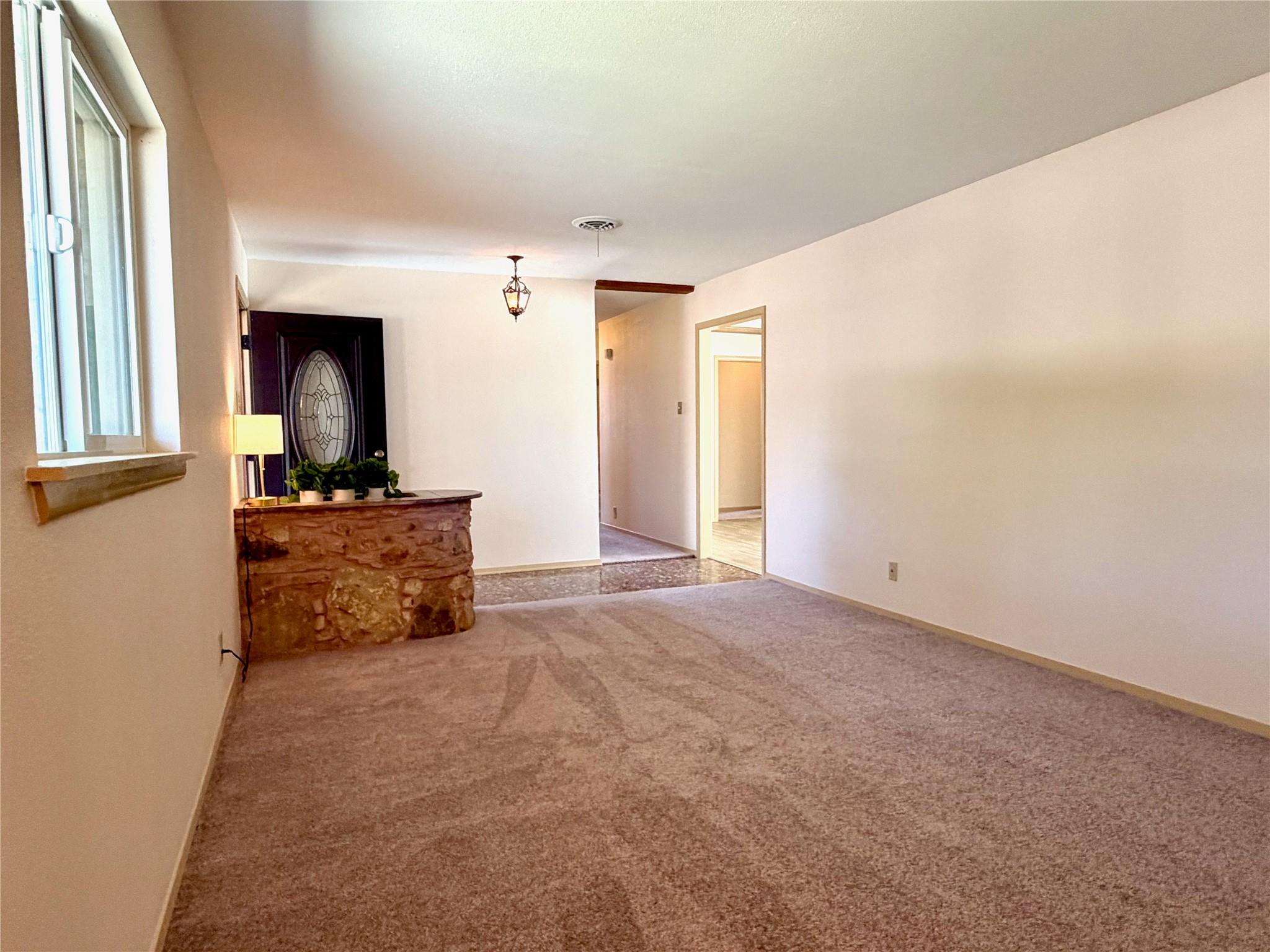 141 Oaklane Dr, Universal City, TX 78148