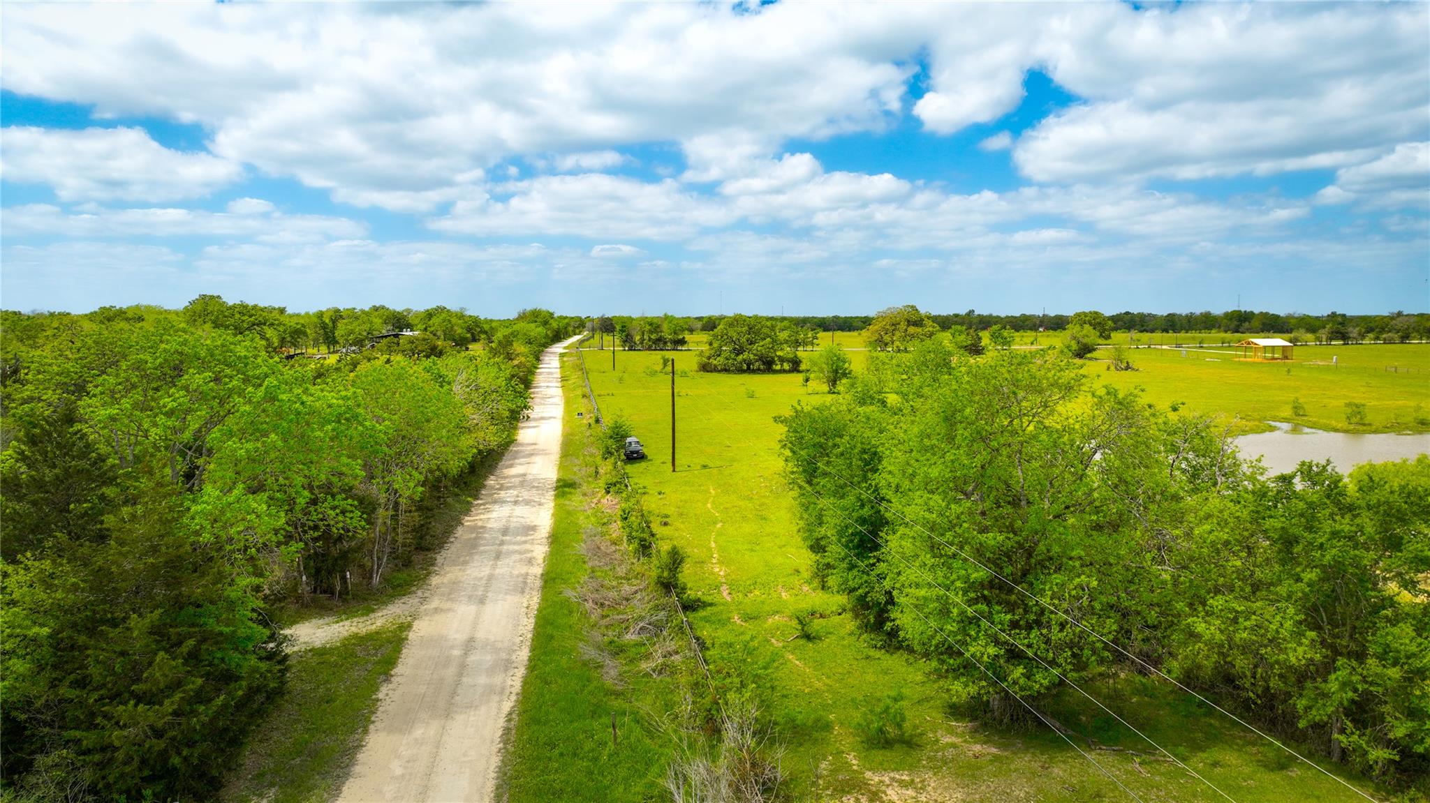 8770 Lee Ln, Madisonville, TX 77872