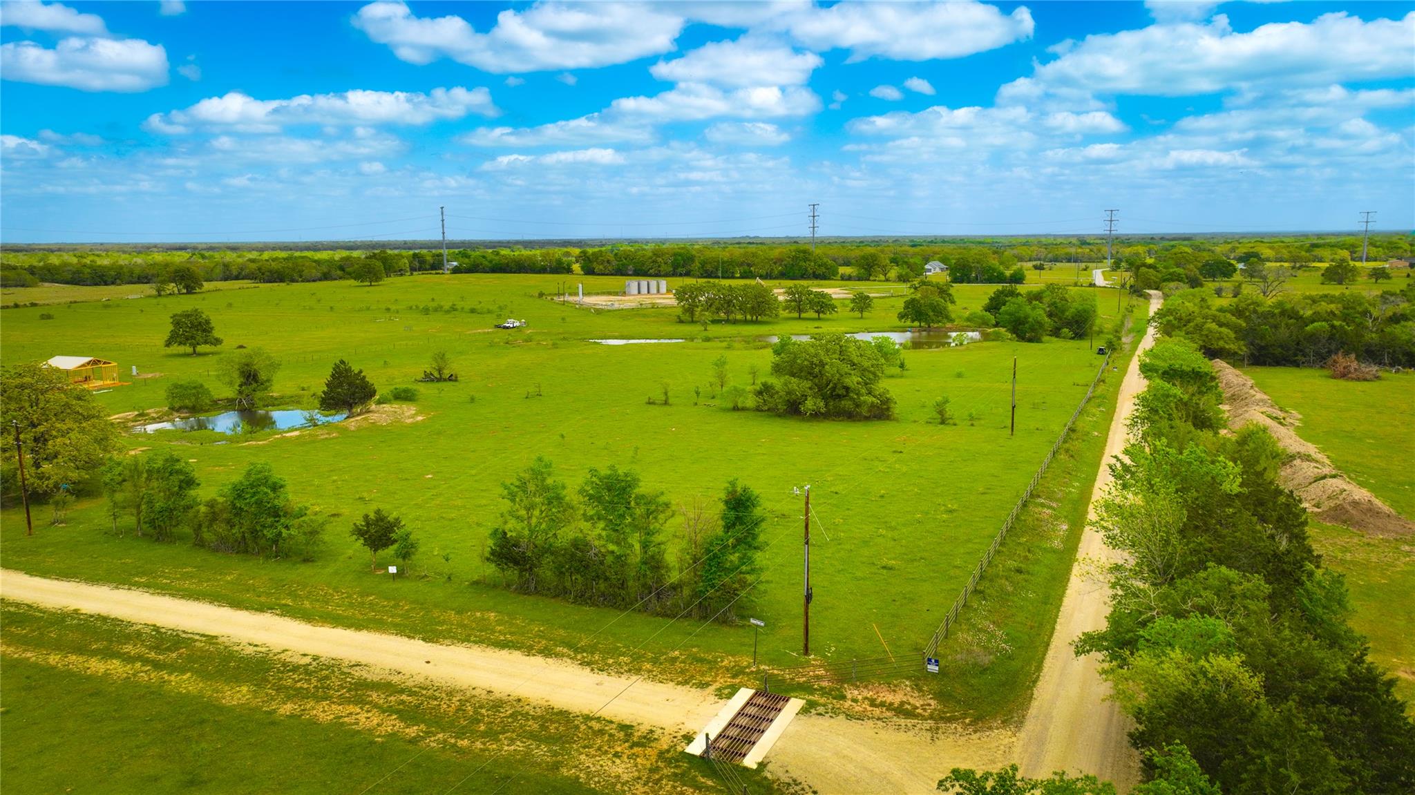 8770 Lee Ln, Madisonville, TX 77872