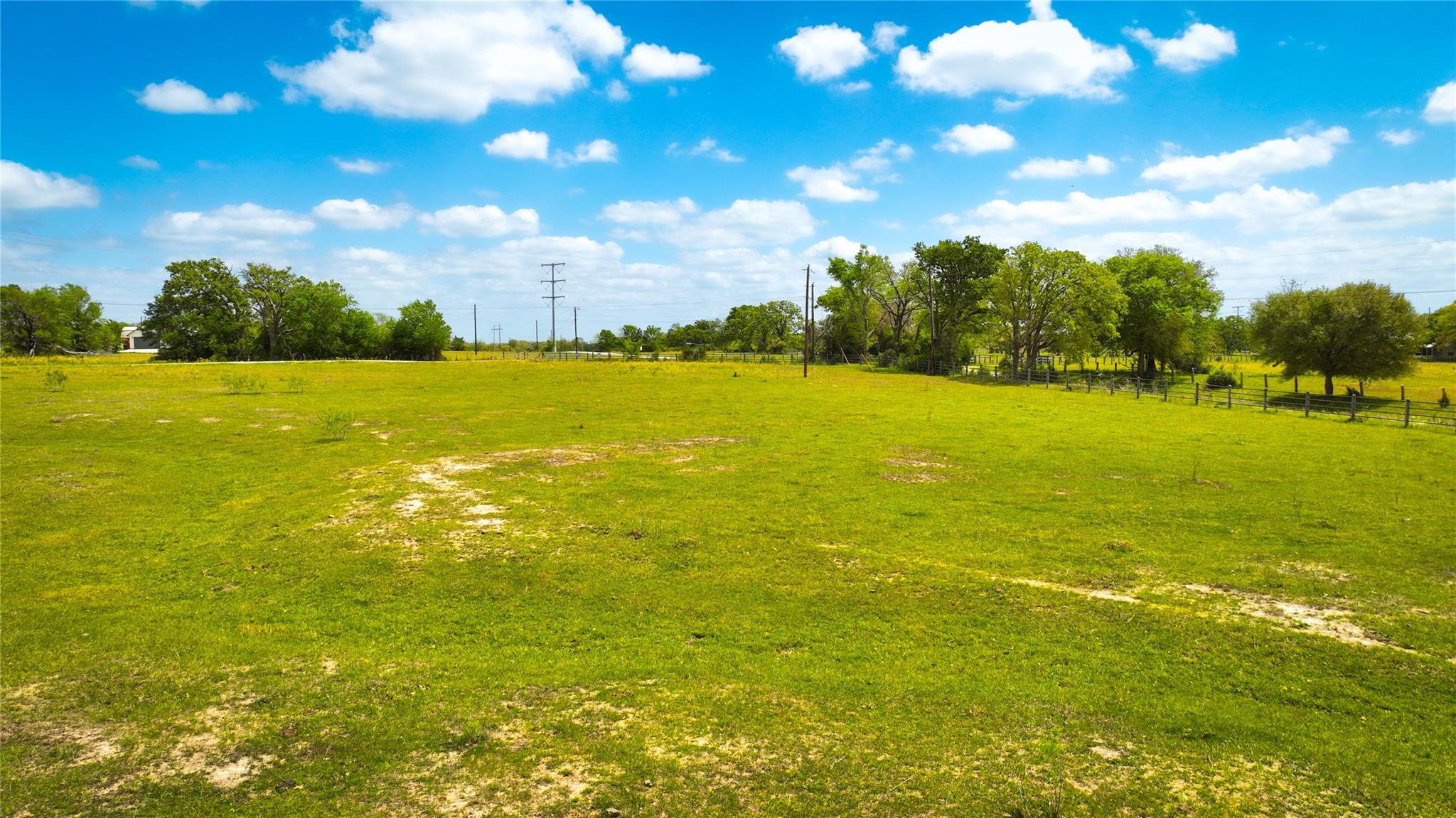 8770 Lee Ln, Madisonville, TX 77872