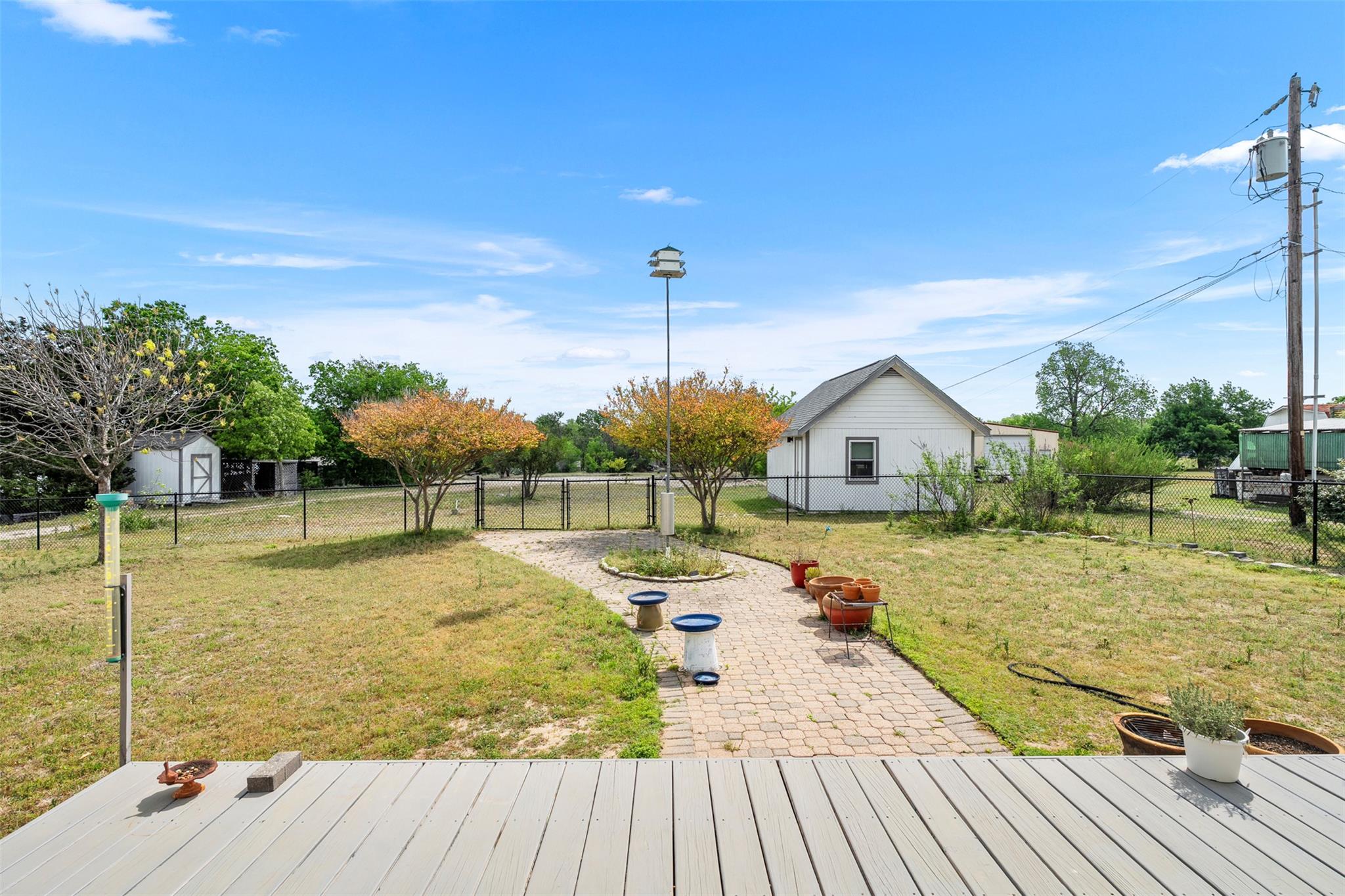 33 Valley View Dr, Round Rock, TX 78664