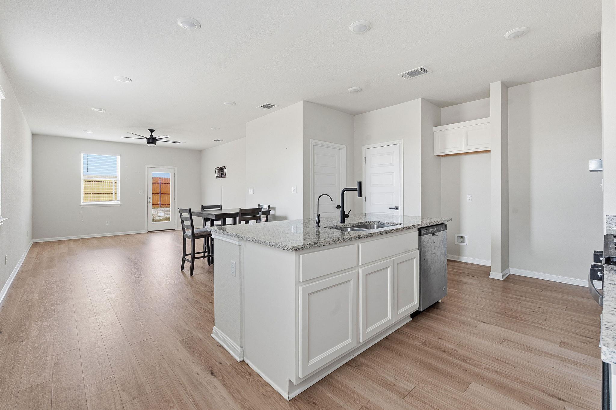 323 Tolo Dr, Elgin, TX 78621