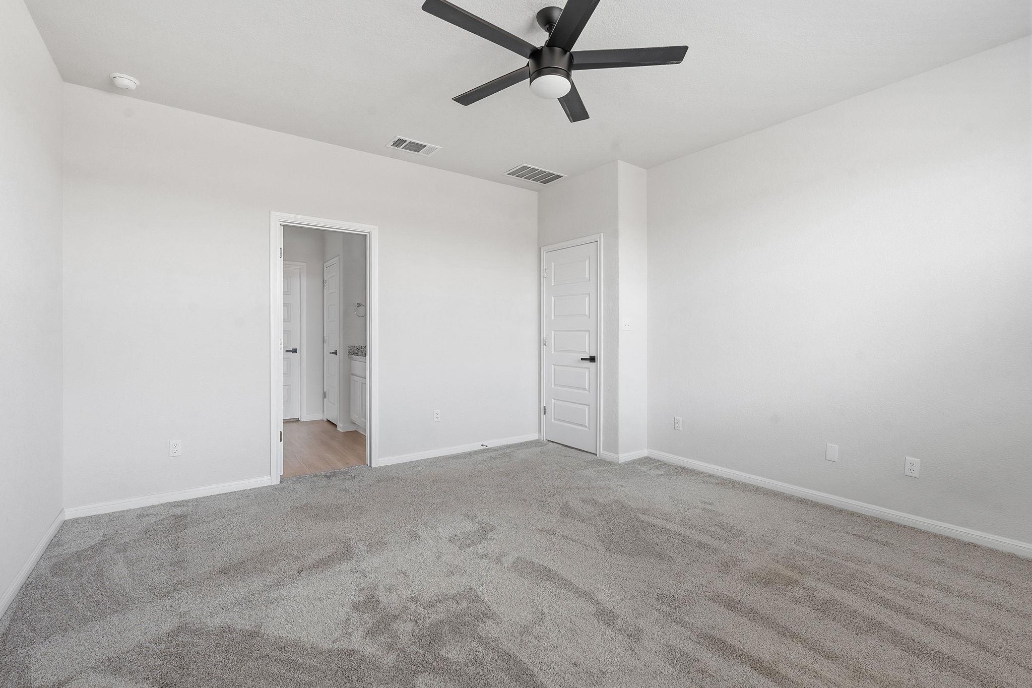 323 Tolo Dr, Elgin, TX 78621