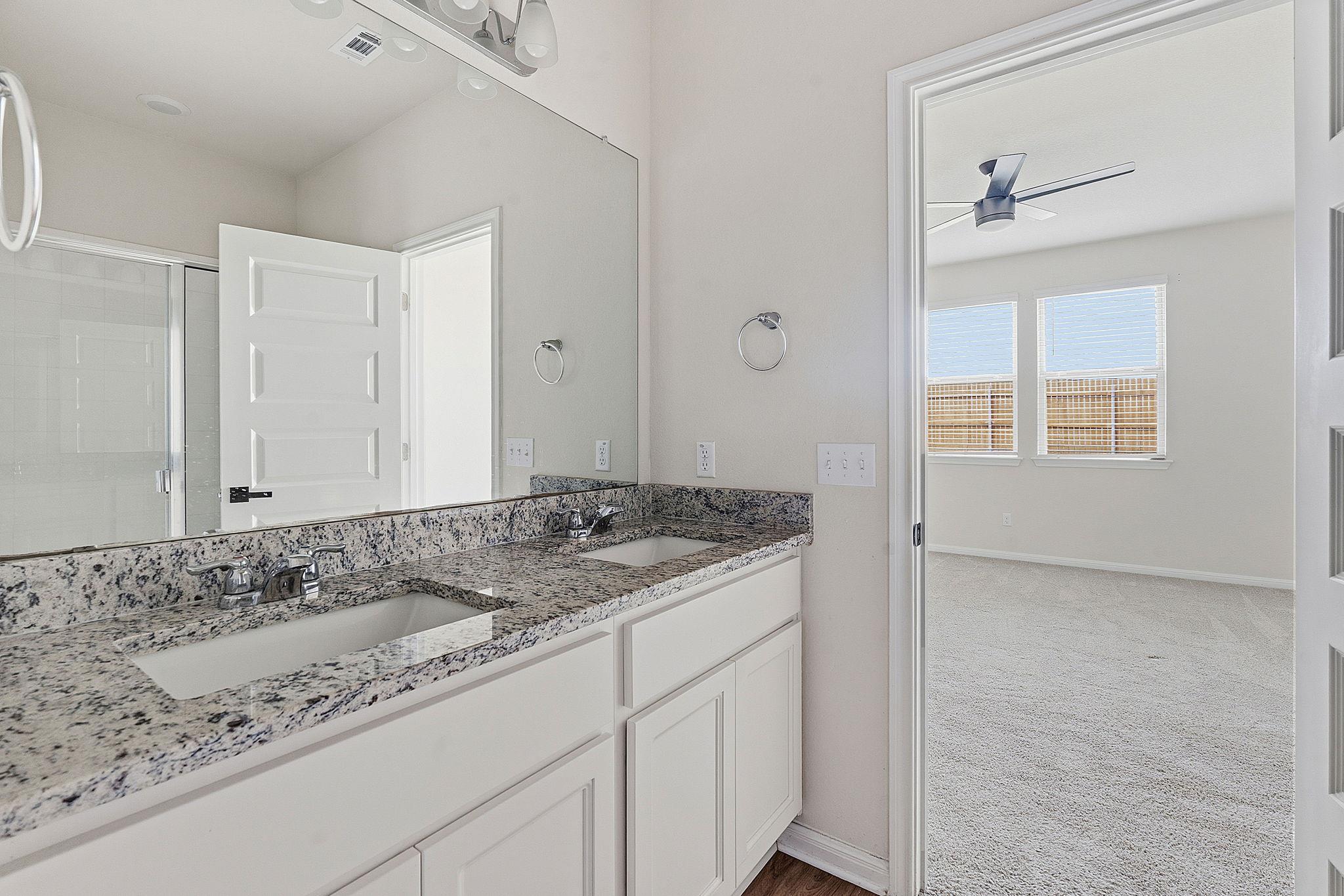 323 Tolo Dr, Elgin, TX 78621