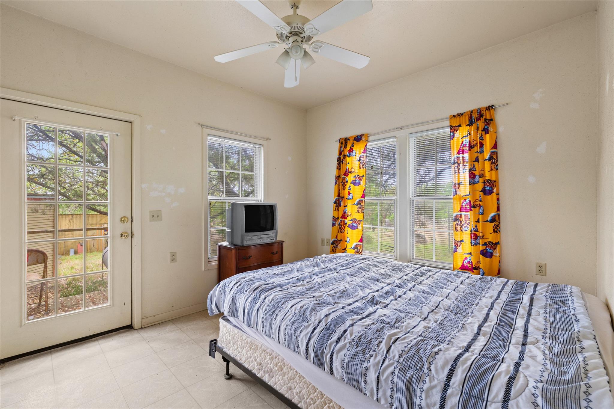 452 River View Dr, Johnson City, TX 78636