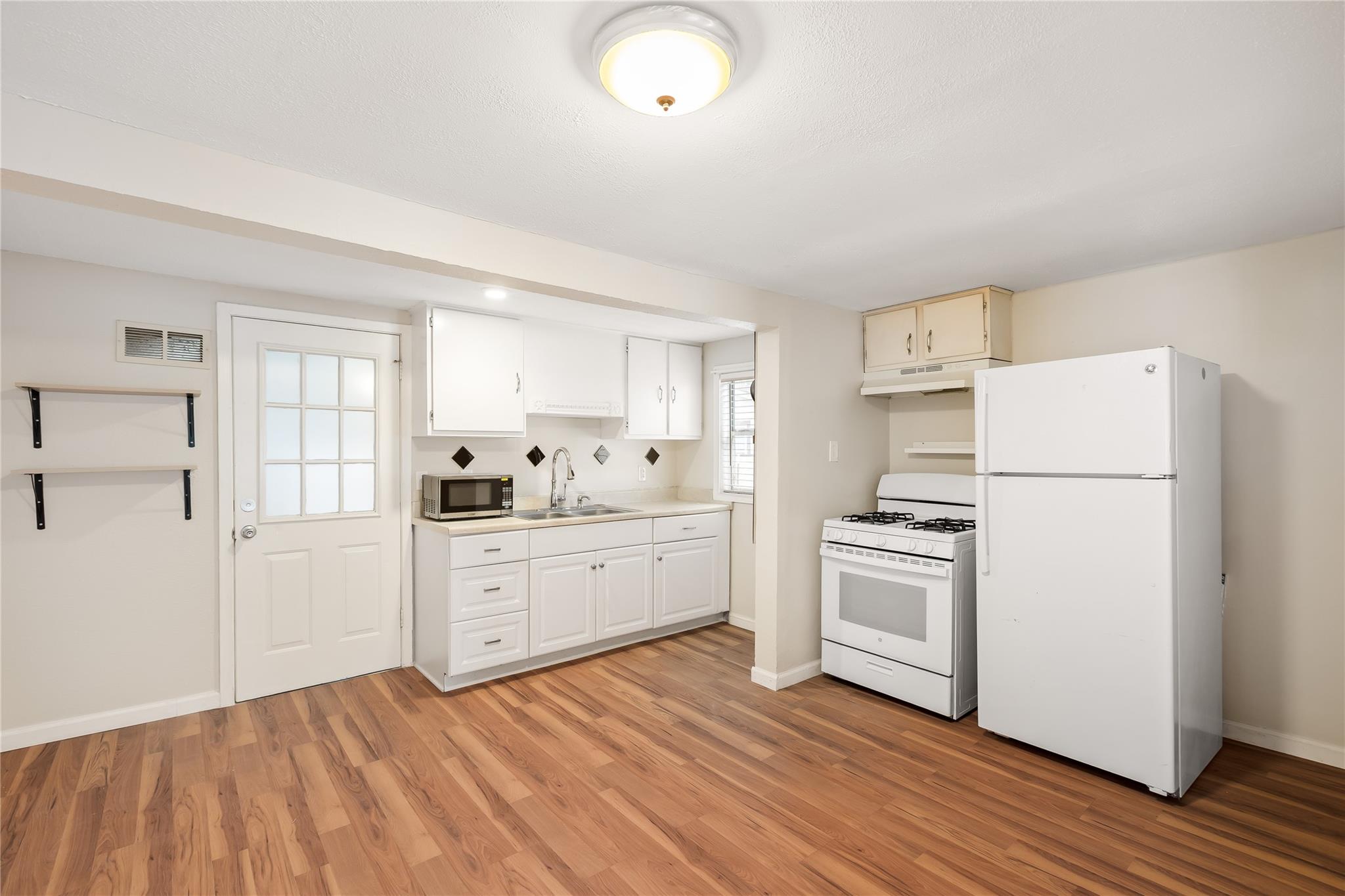 1706 Riverview St, Austin, TX 78702