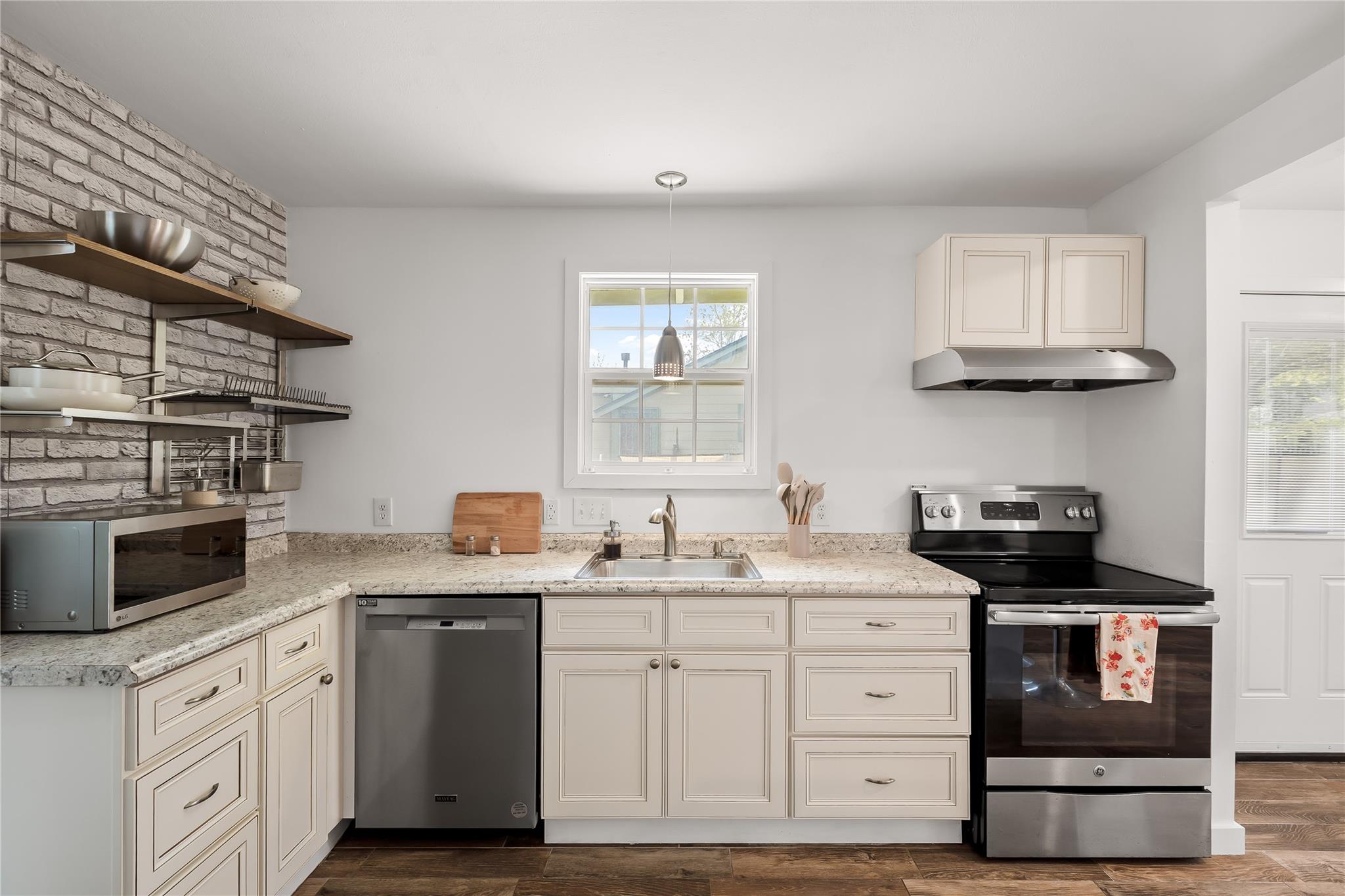 1706 Riverview St, Austin, TX 78702