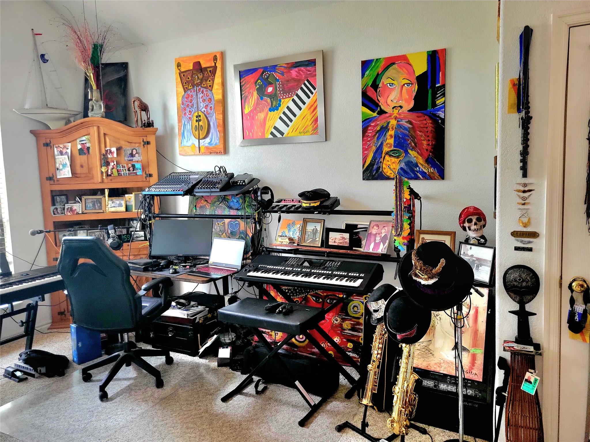 1332 Johnson Rd, Canyon Lake, TX 78133