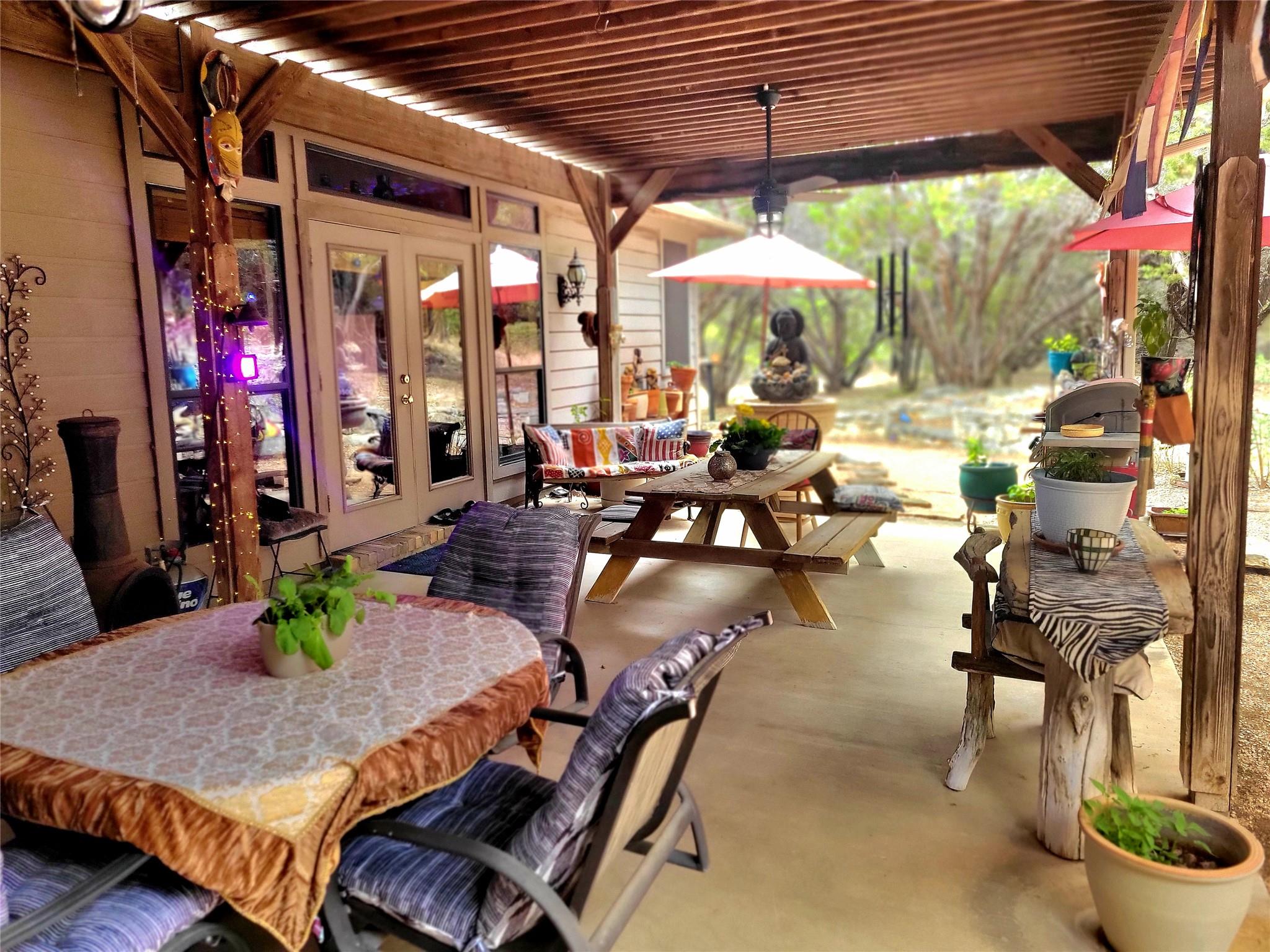 1332 Johnson Rd, Canyon Lake, TX 78133