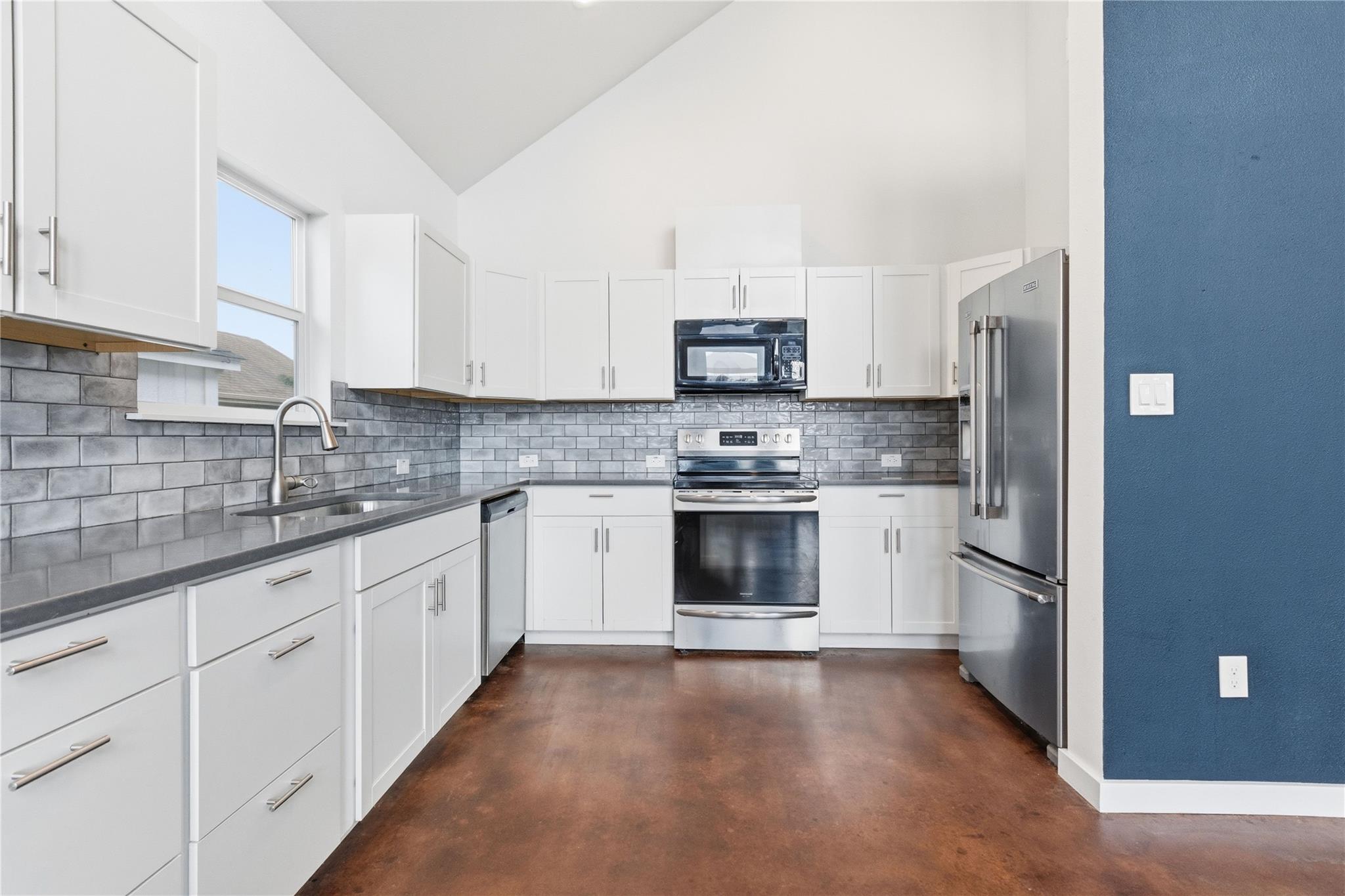 10412 Parkwood Dr, Dripping Springs, TX 78620